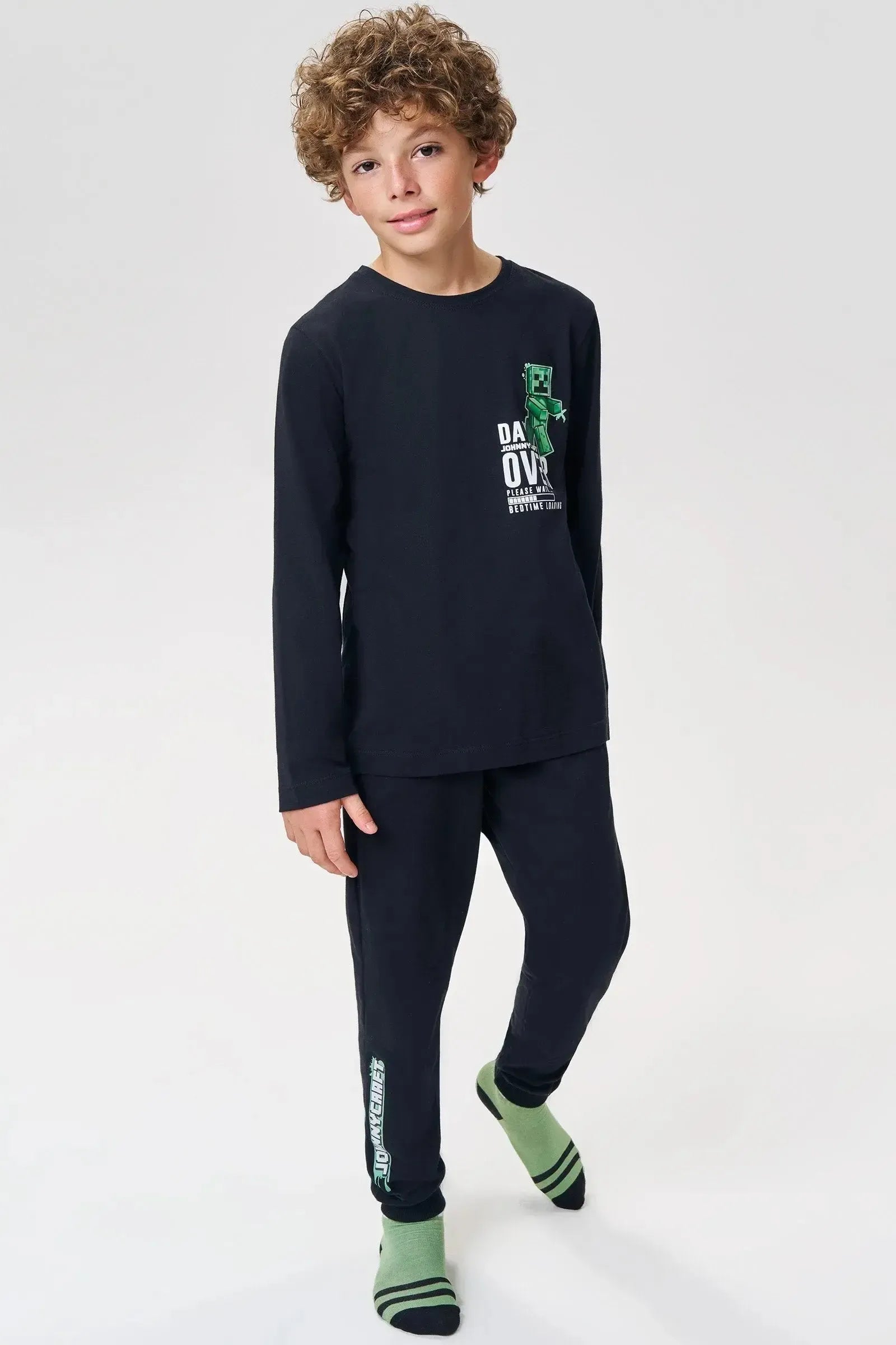 Conjunto de Pijama de Camiseta e Calça Jogger em Meia Malha 93390 Johnny Fox Teen Menino