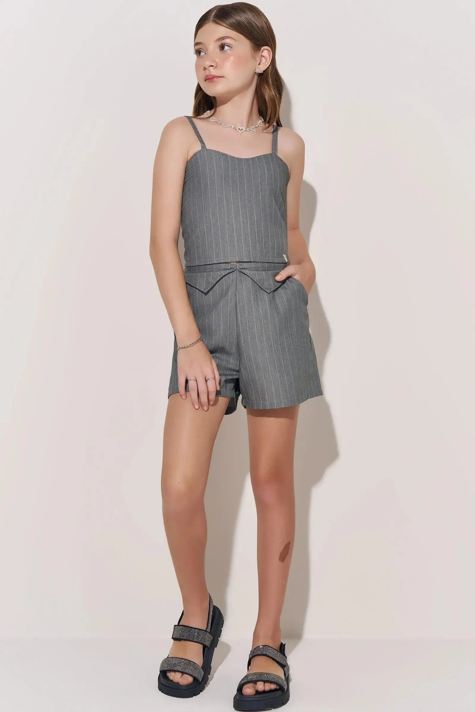 Conjunto de Top Cropped e Shorts em Tecido Risca de Giz 83883 Lilimoon Teen Menina