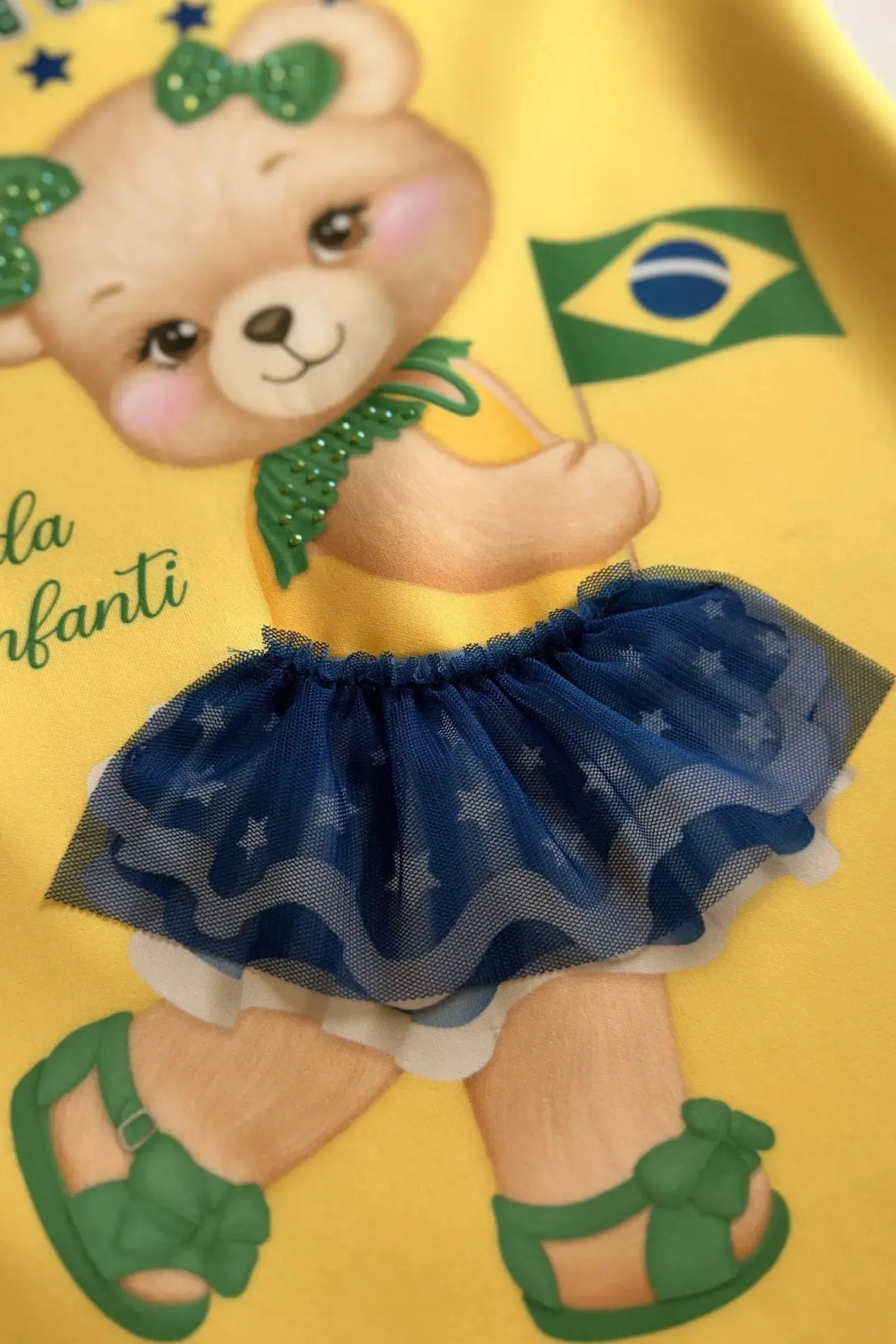 Vestido em Fly Tech Conforto Para Os Dias de Jogo. Ursinha Torcedora com Saia de Tule e Muito Brilho Para Viver O Clima Da Copa com a Infanti. 99746 Infanti Infantil Menina