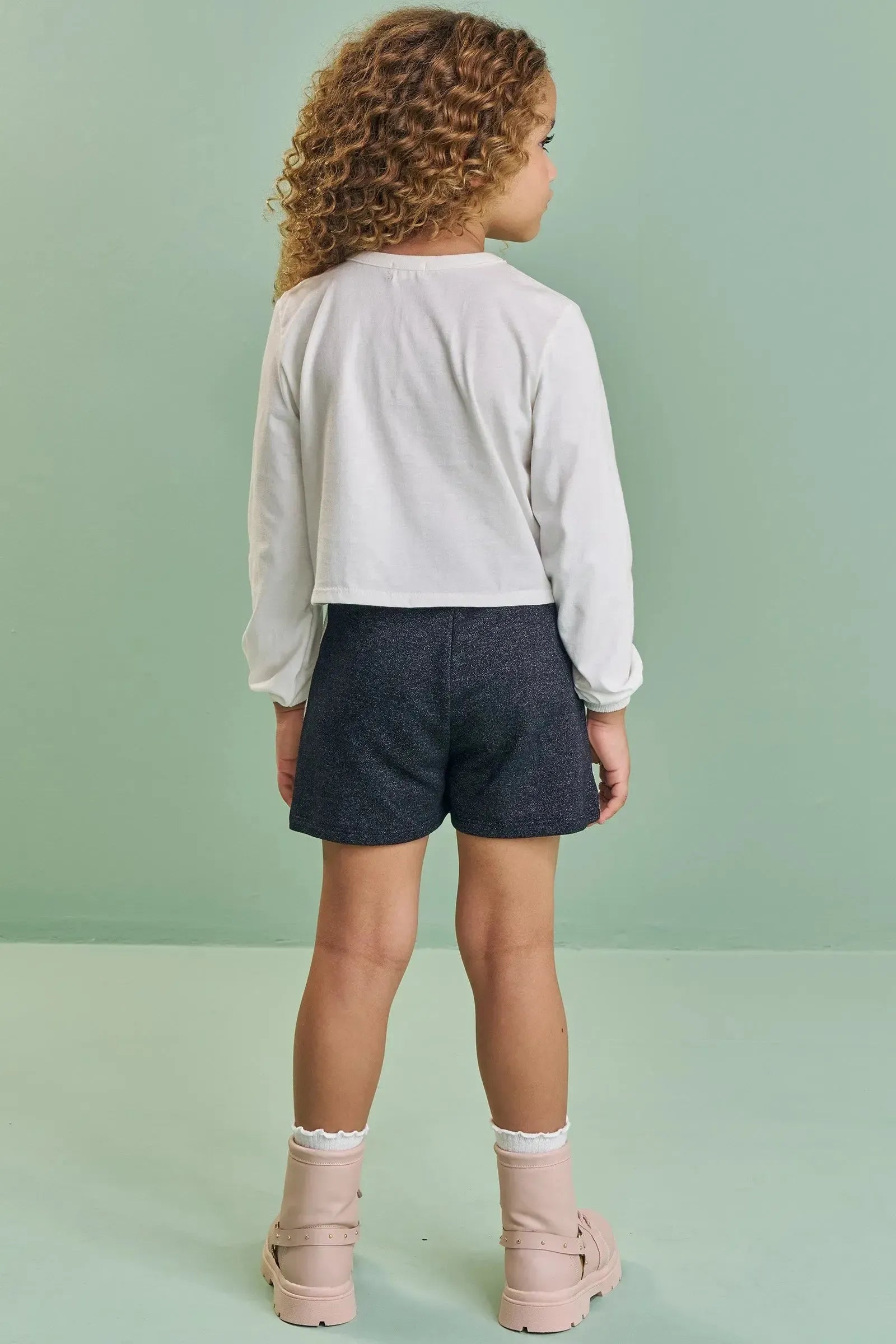 Conjunto de Blusa Boxy em Meia Malha e Shorts em Moletom Rajado sem Pelúcia 89535 Kukiê Infantil Menina