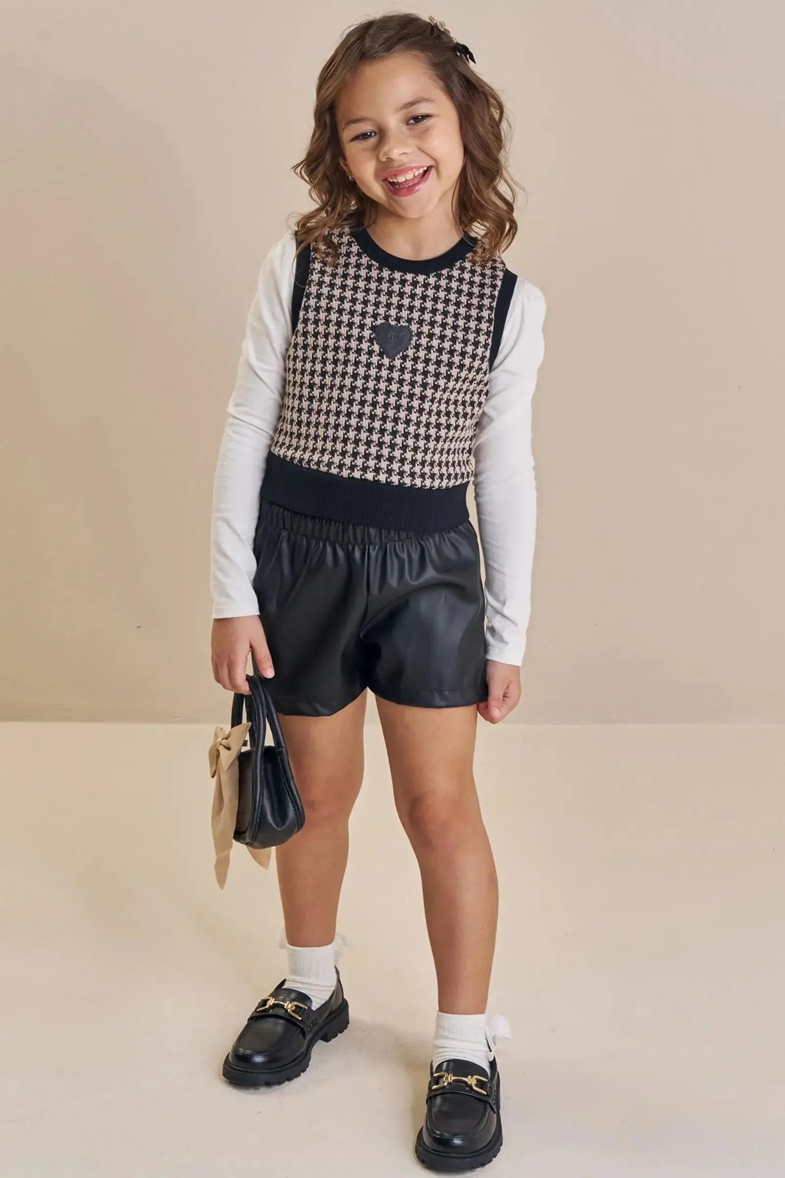 Trio de Blusa em Cotton Shorts em Couro Eco e Colete em Malha Jacquard Pied de Poule 91739 Kukiê Infantil Menina