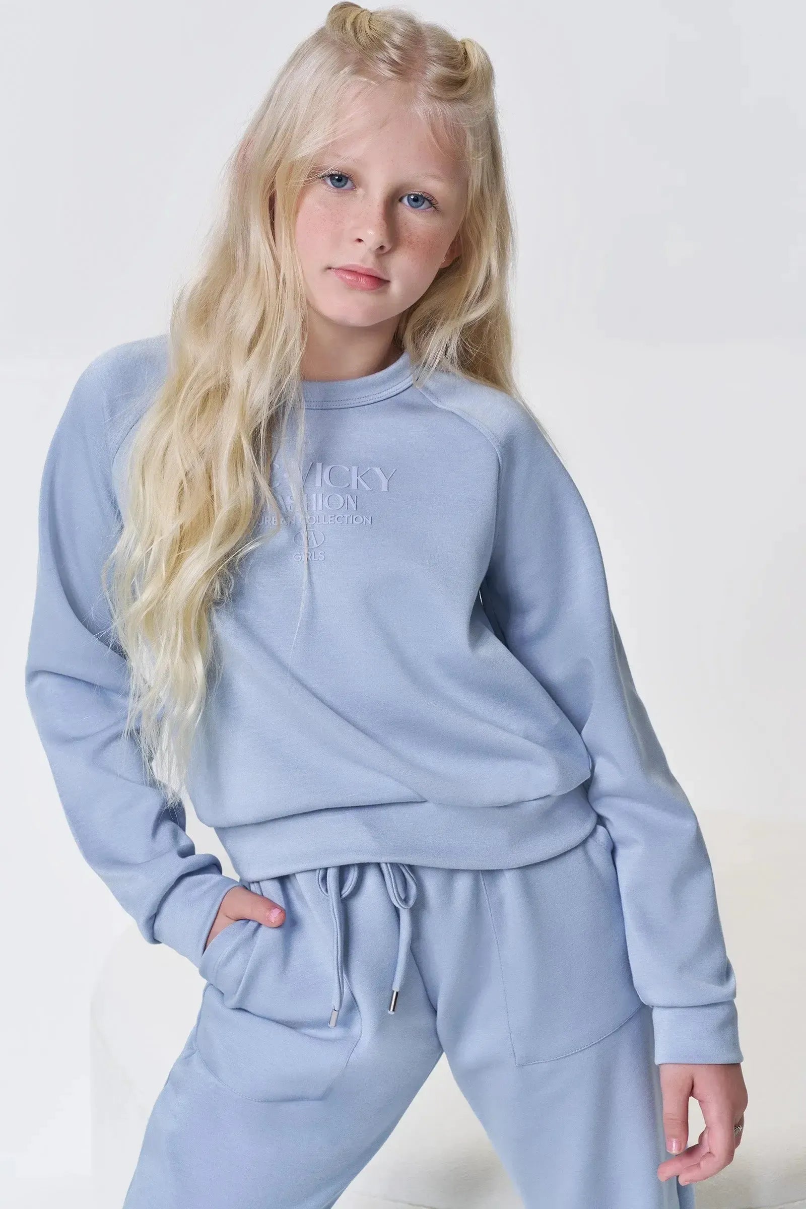 Conjunto de Blusão Boxy e Calça Jogger em Tecno New 91996 Vic&Vicky Teen Menina