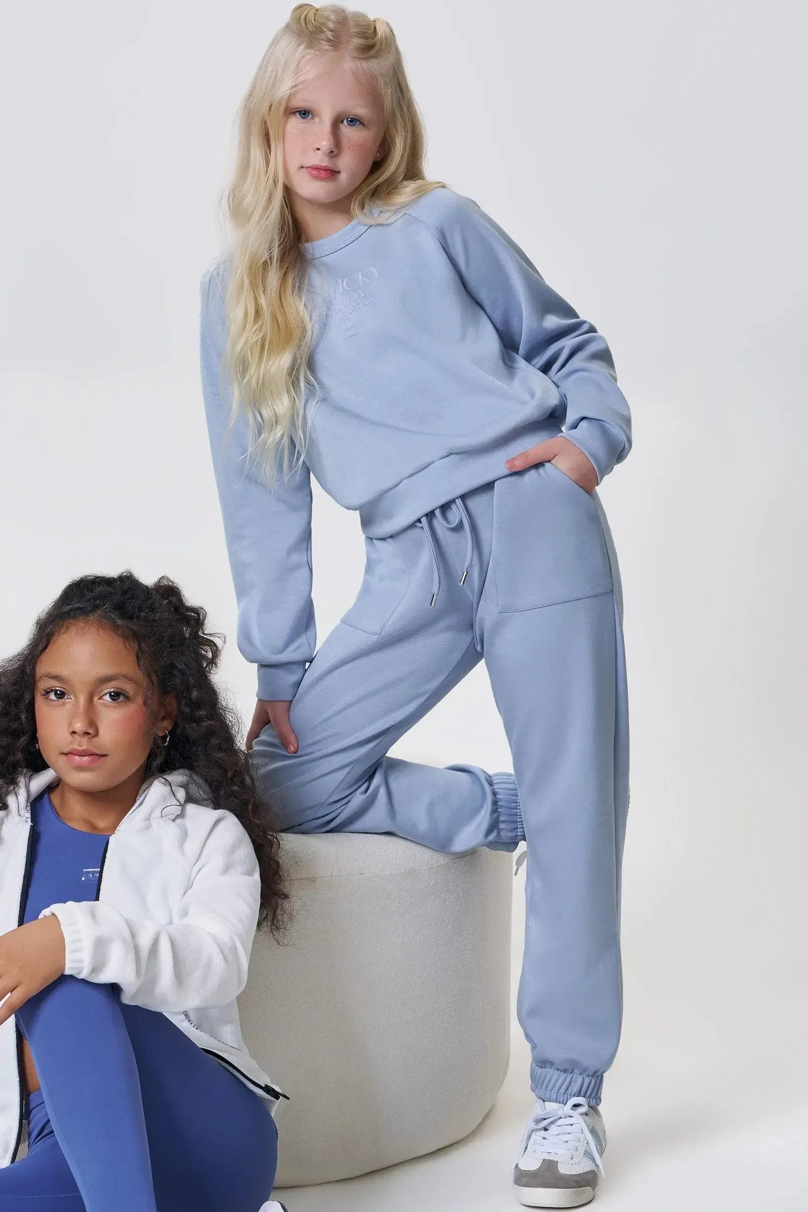 Conjunto de Blusão Boxy e Calça Jogger em Tecno New 91996 Vic&Vicky Teen Menina