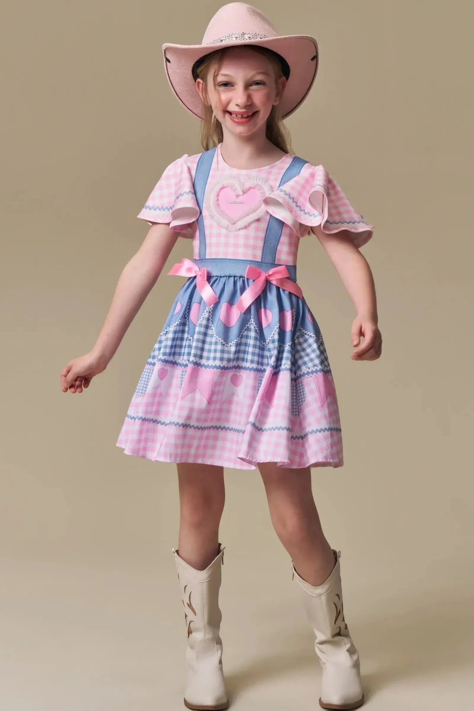 Vestido em Fly Tech e Nylon em Delicado Mix de Azul e Rosa com Coração Bordado em Tule. Um Traje Caipira Chic e Encantador Da Infanti. 97507 Infanti Infantil Menina