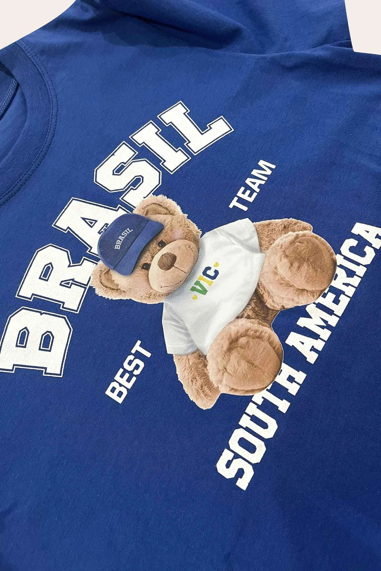 Blusa em Meia Malha Algodão Prime. Estampa de Urso Torcedor em Alta Definição Moderna e Divertida Perfeita Para Entrar No Clima Da Torcida Vic. 99760 Vic Teen Menina