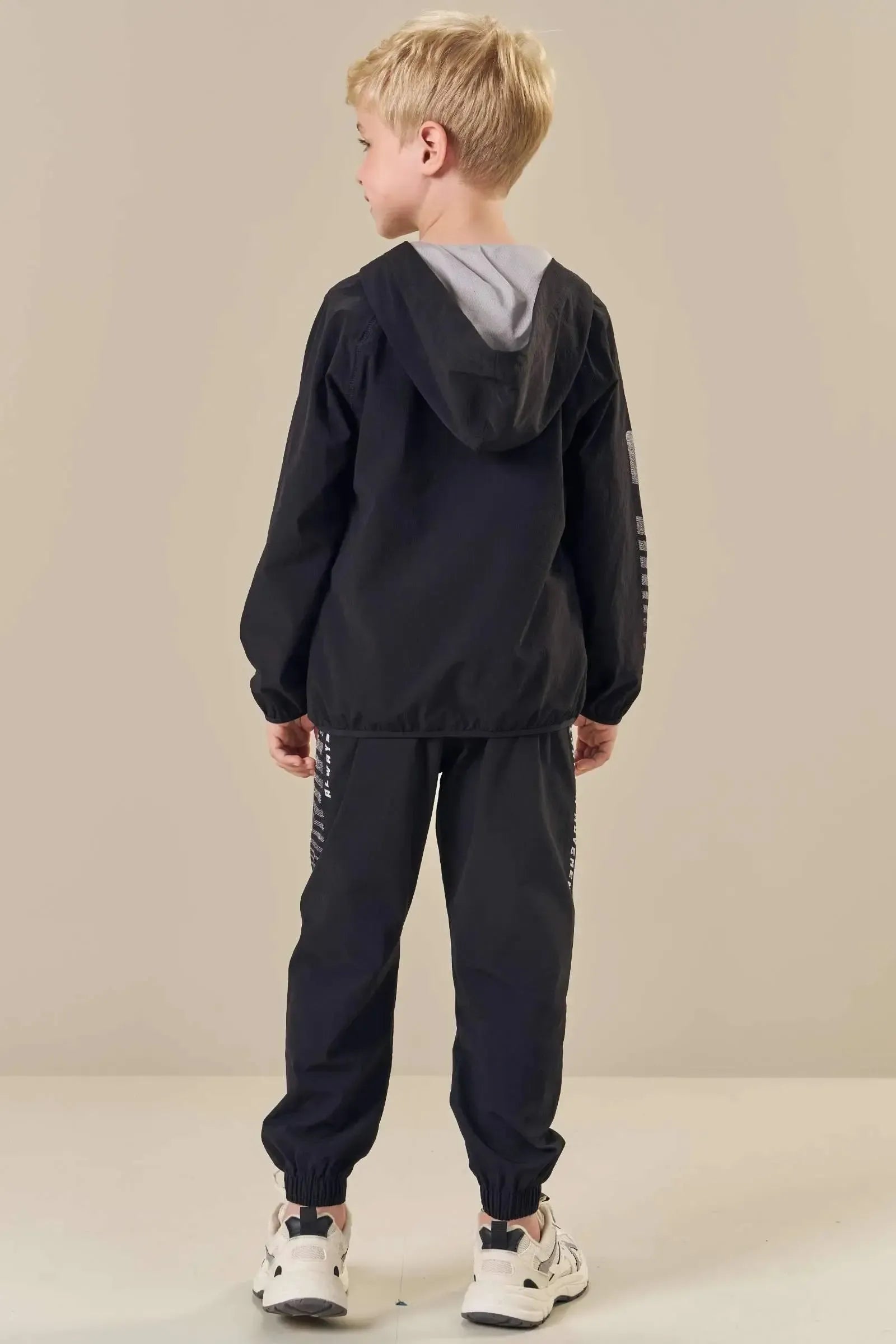 Calça Jogger em Nylon Ripstop com Elastano com Proteção UV50+ 83860 LucBoo Infantil Menino