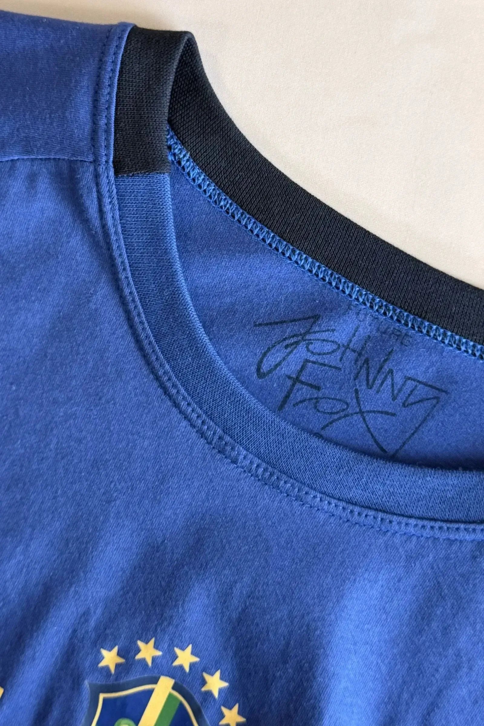 Camiseta Brasil em Meia Malha Algodão Prime Confortável e Resistente com Estampa em Alta Definição e Detalhe Contrastante Na Gola. 99732 Johnny Fox Teen Menino