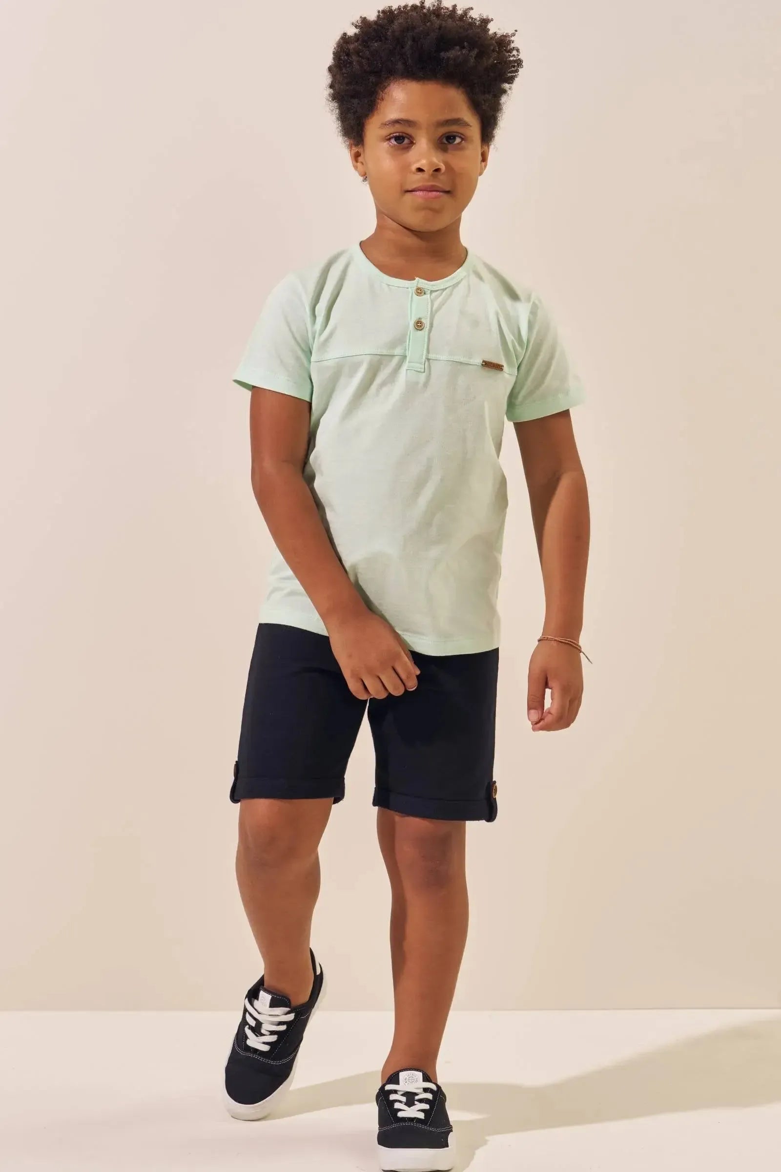 Conjnto de Camiseta em Meia Malha e Bermuda em Moletom sem Pelúcia 97292 LucBoo Infantil Menino