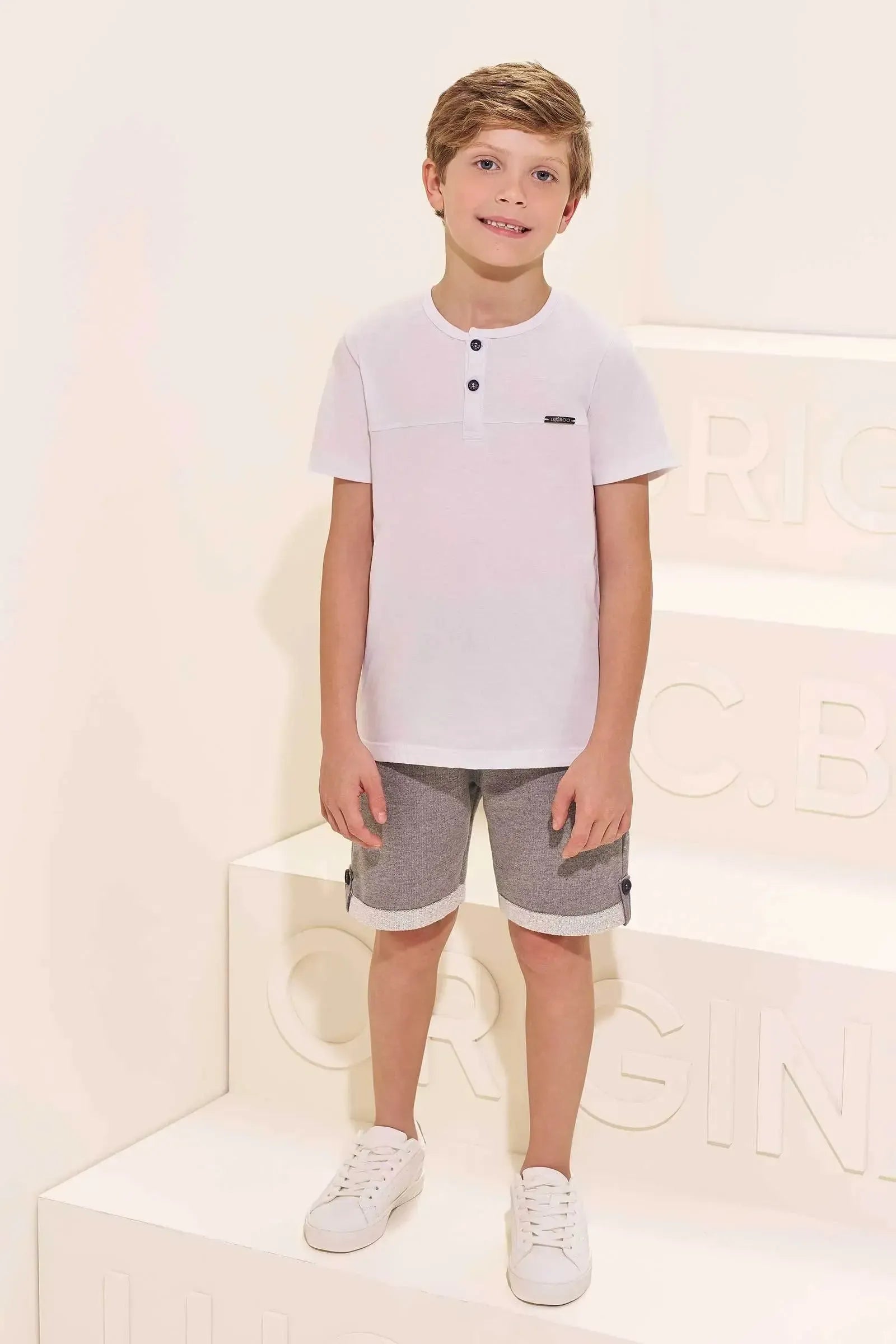 Conjnto de Camiseta em Meia Malha e Bermuda em Moletom sem Pelúcia 97292 LucBoo Infantil Menino