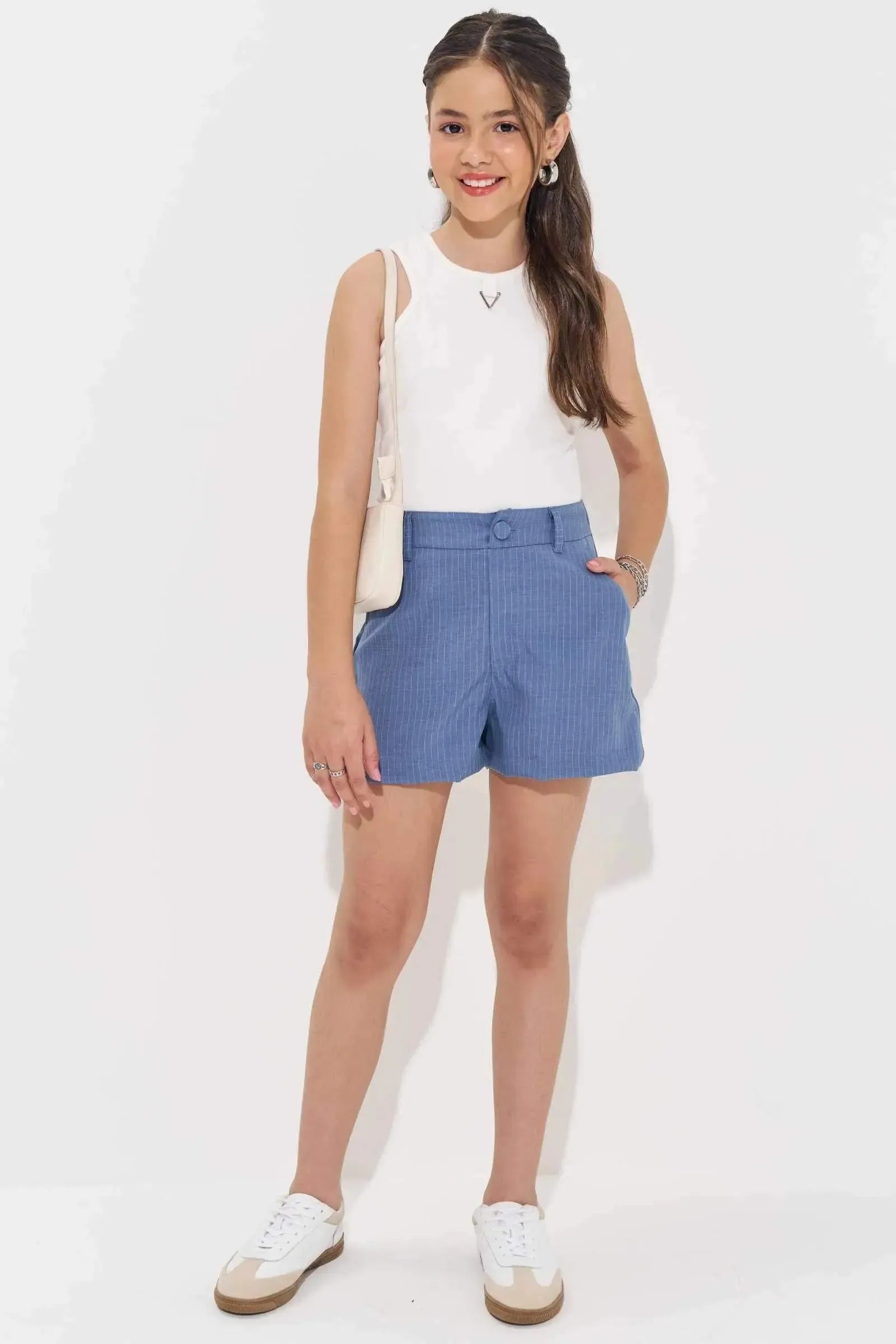 Conjunto de Blusa Boxy em Canelado Liz e Shorts em Alfaiataria Risca de Giz 83908 Vic&Vicky Teen Menina