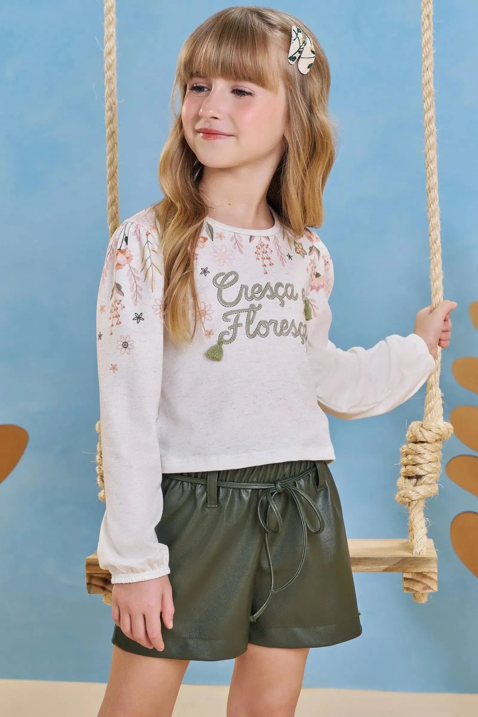 Conjunto de Blusa Boxy em Malha Fresh e Shorts em Couro Sintético 90496 Infanti Infantil Menina