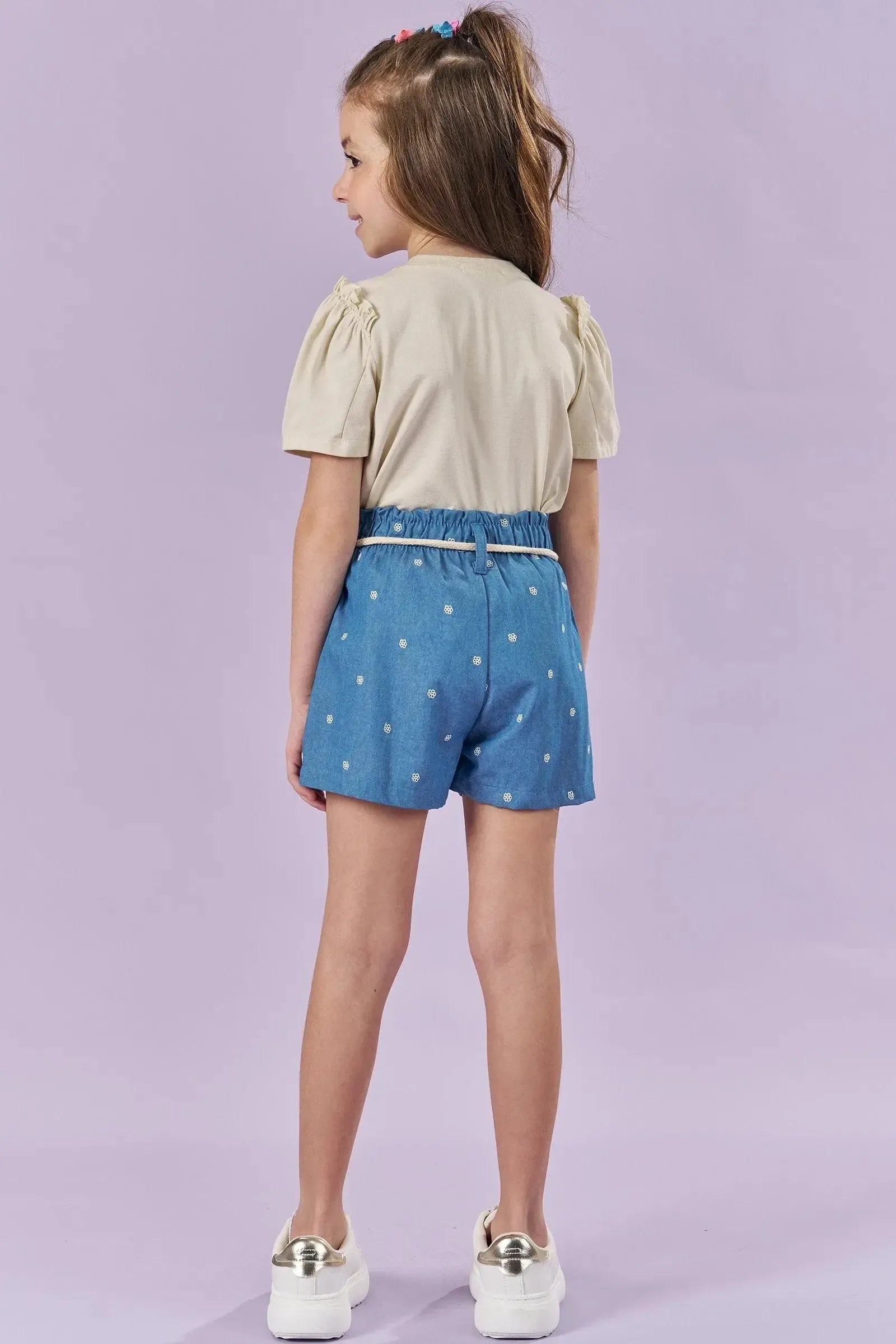 Conjunto de Blusa em Meia Malha e Shorts em Jeans Mini Bordado 84954 Kukiê Infantil Menina