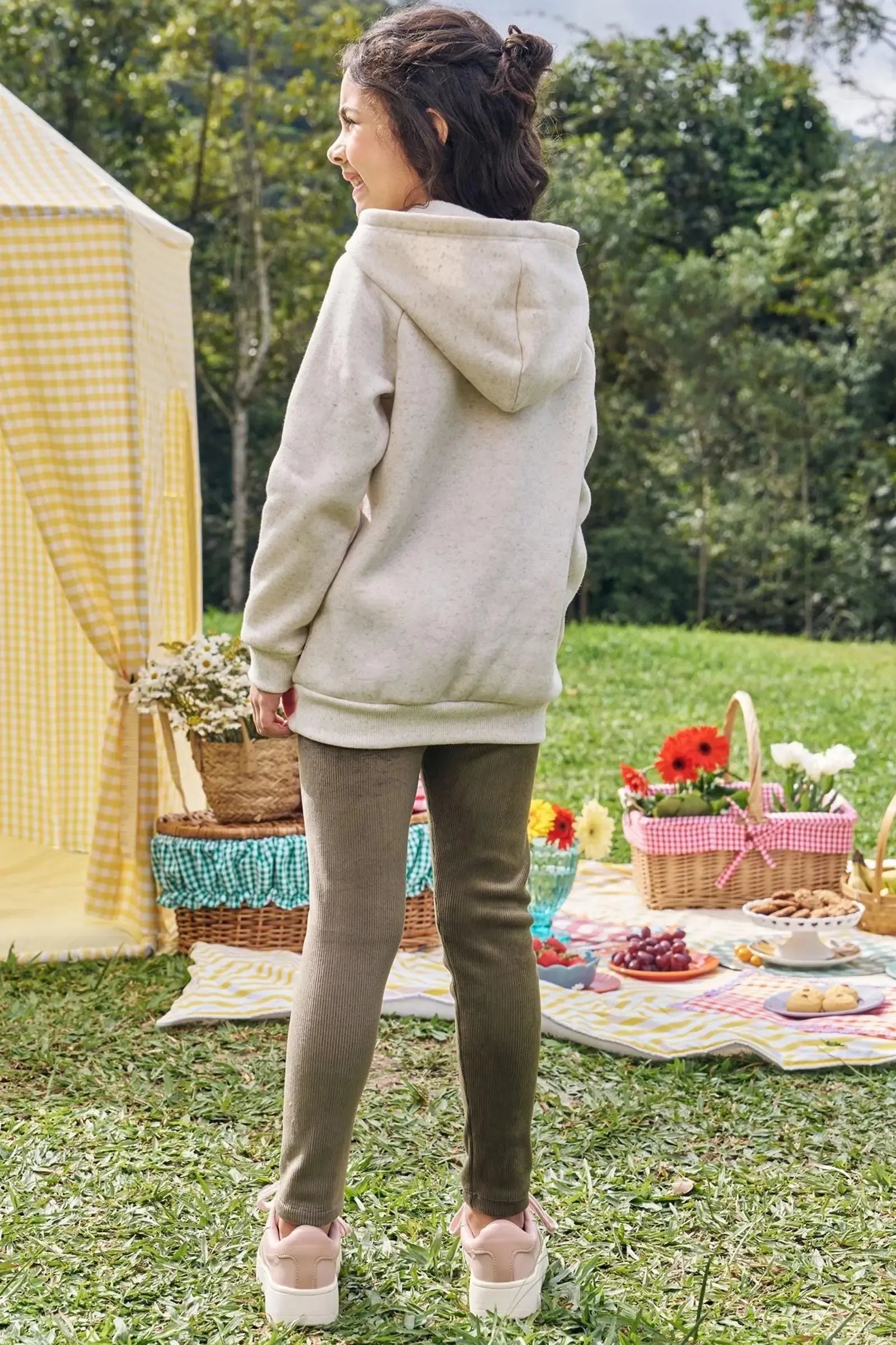 Conjunto de Blusão Alongado em Moletom Linho com Pelúcia e Calça Legging em Cotelê Suede 89911 Kukiê Infantil Menina