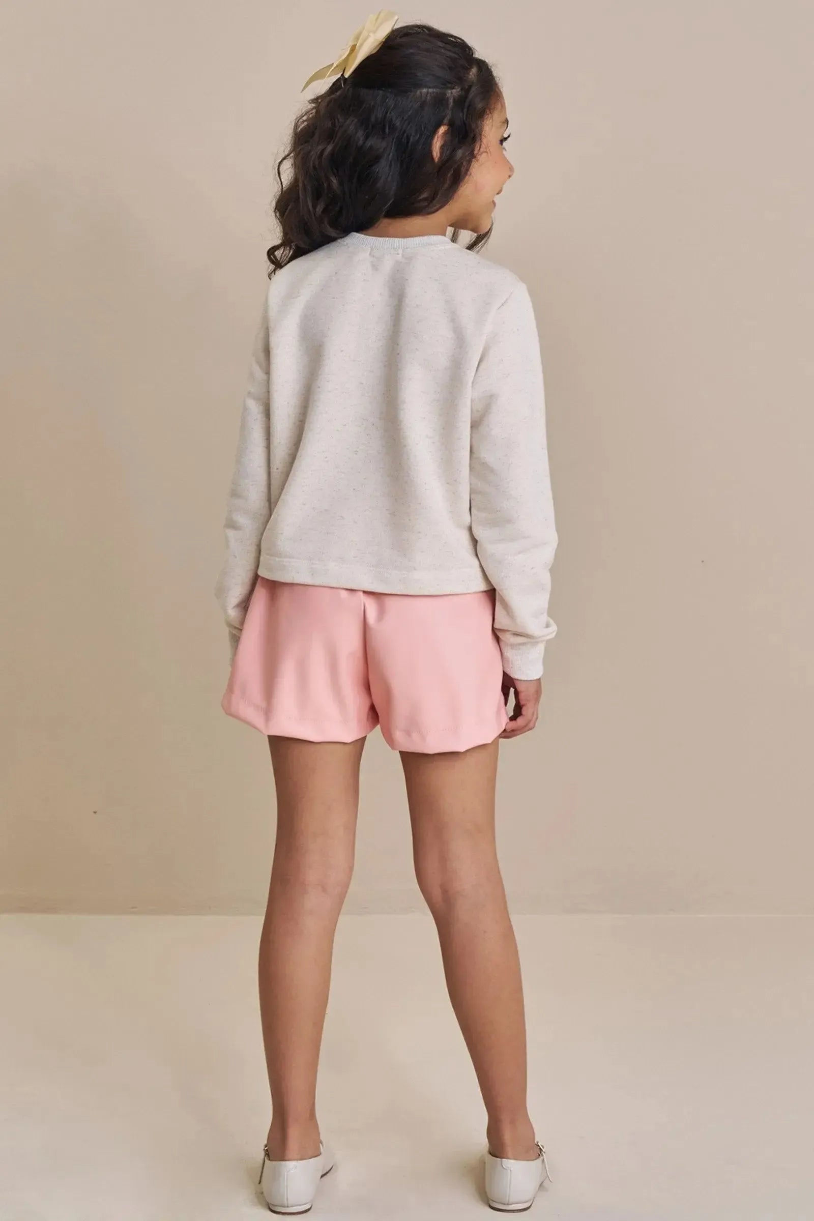 Conjunto de Blusão Boxy em Moletom Linho sem Pelúcia e Shorts em Couro Eco 93778 Kukiê Infantil Menina