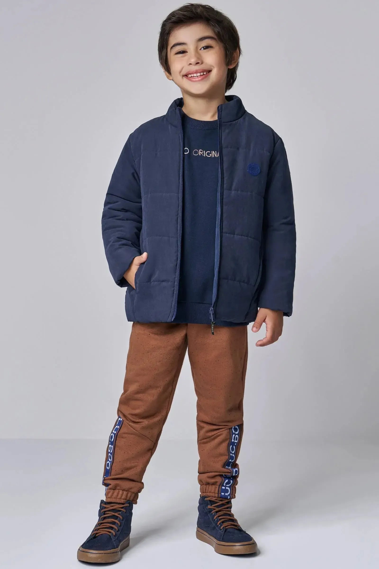 Conjunto de Blusão em Moletom sem Pelúcia e Calça Jogger em Moletom Botône sem Pelúcia 92058 LucBoo Infantil Menino