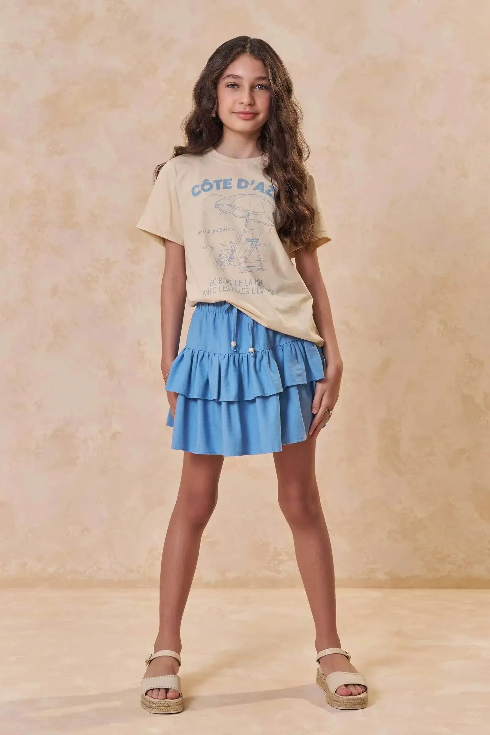 Conjunto de Camiseta Comfy em Meia Malha e Saia em Linho Santorine com Shorts Embutido 95315 Lilimoon Teen Menina