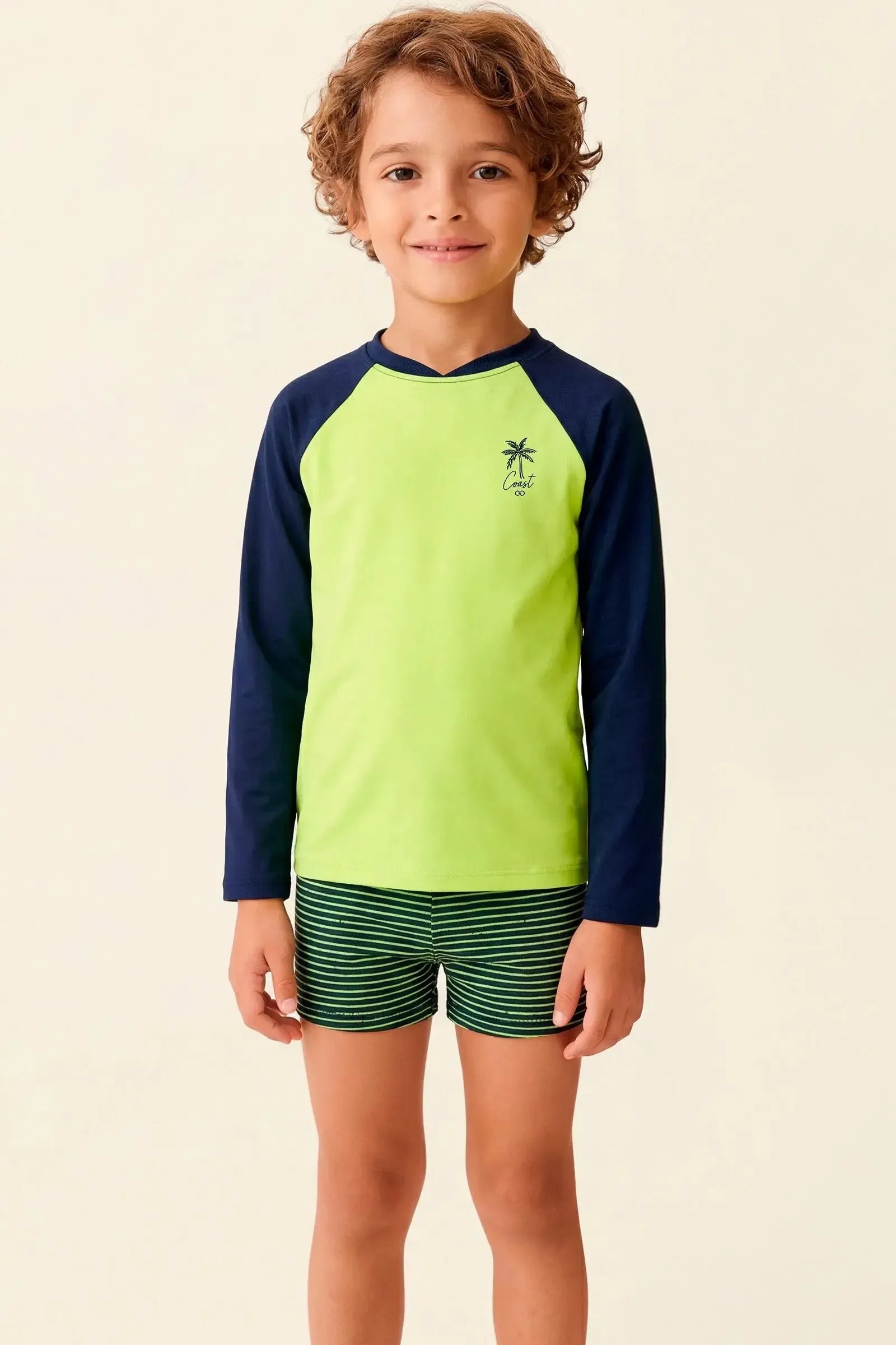 Conjunto de Camiseta e Sunga em Malha UV Dry com Proteção UV50+ 24729 LucBoo Infantil Menino