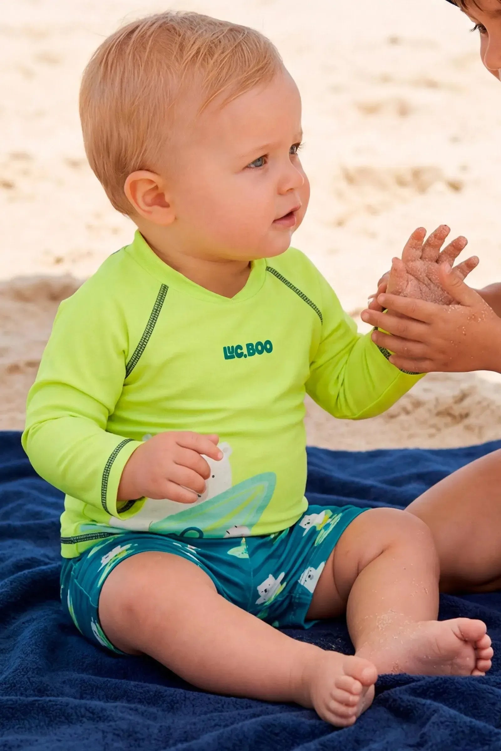 Conjunto de Camiseta e Sunga em Malha UV Dry com Proteção UV50+ 24760 LucBoo Infantil Menino