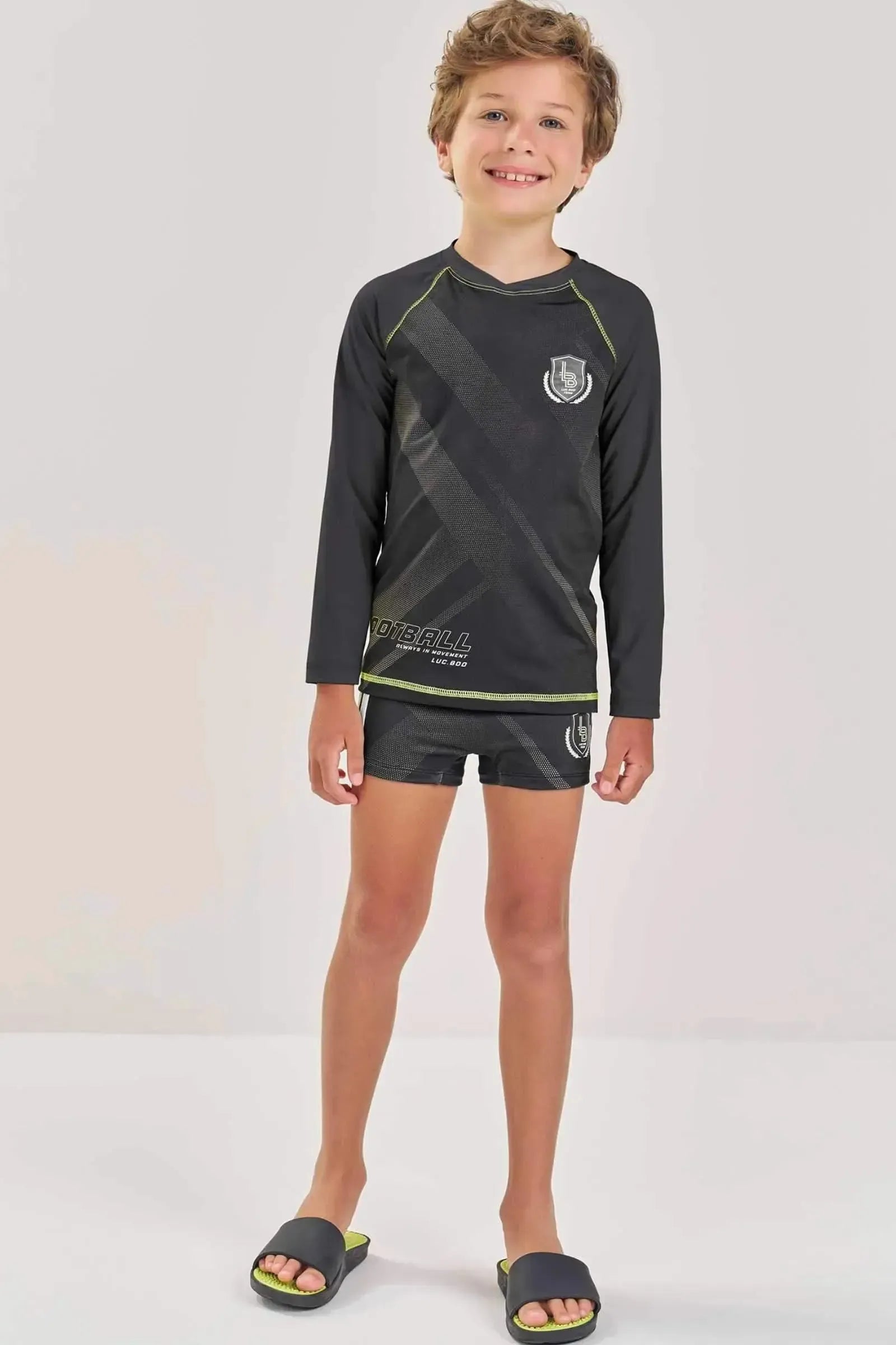 Conjunto de Camiseta e Sunga em Malha UV Dry com Proteção UV50+ 87975 LucBoo Infantil Menino
