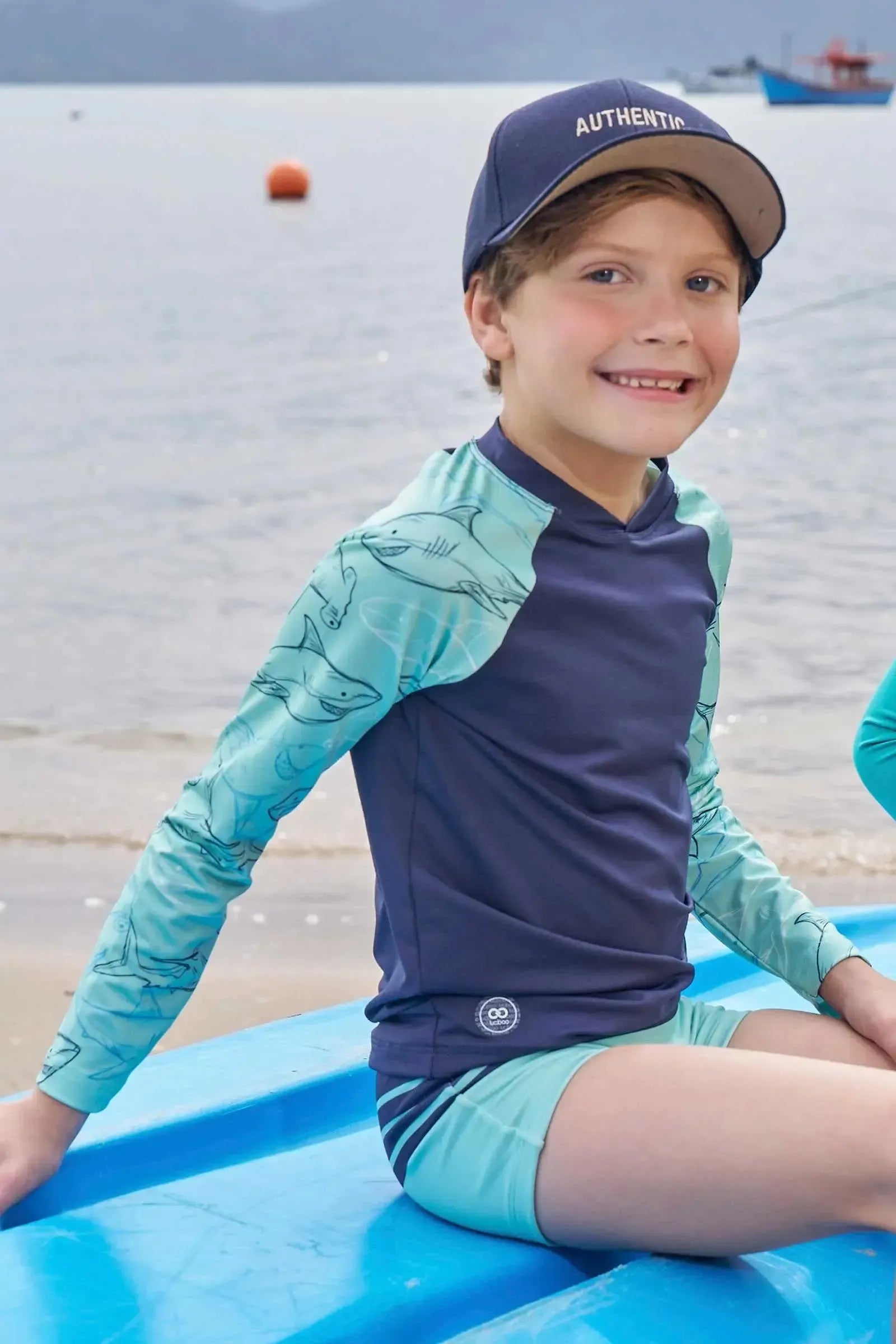Conjunto de Camiseta e Sunga em Malha UV Dry com Proteção UV50+ 96109 LucBoo Infantil Menino