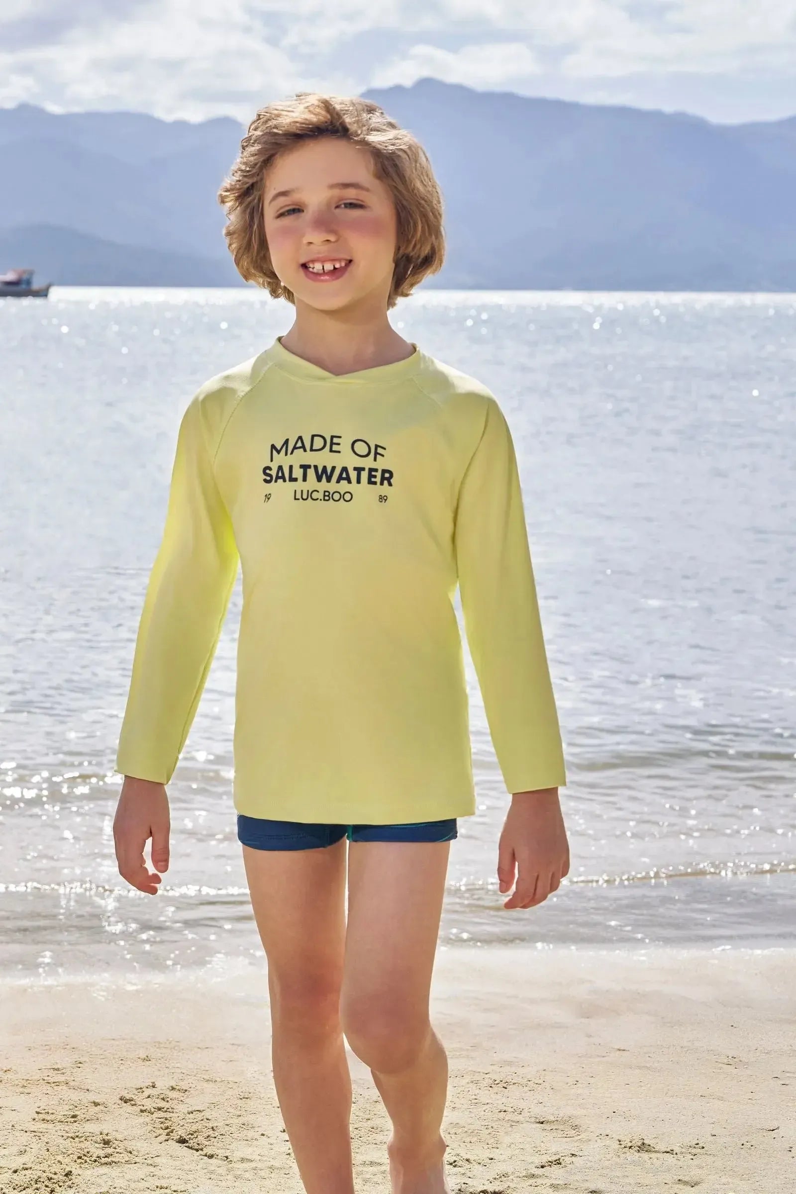 Conjunto de Camiseta e Sunga em Malha UV Dry com Proteção UV50+ 96119 LucBoo Infantil Menino