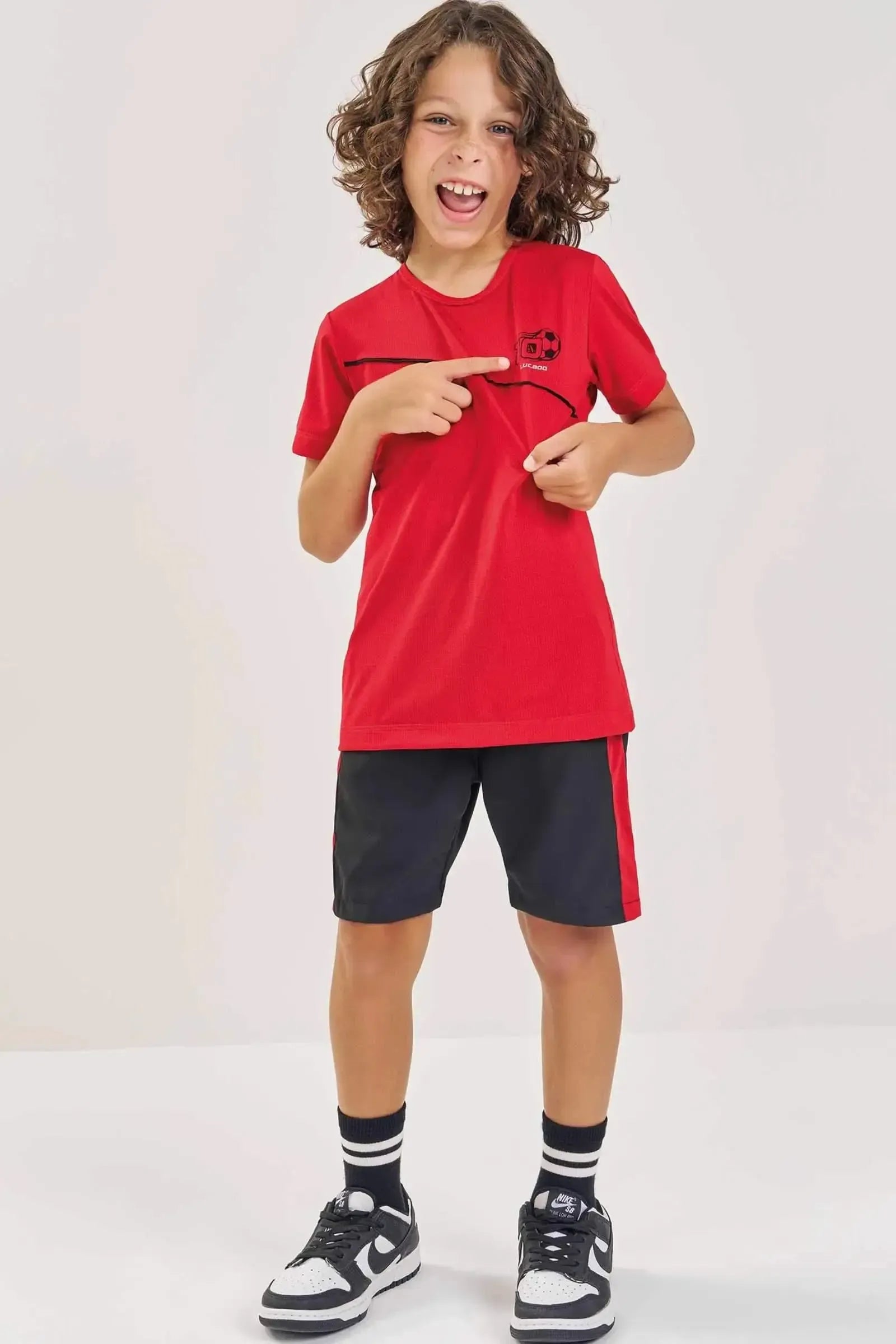 Conjunto de Camiseta em Malha Dry Space Green e Bermuda de Nylon com Elastano 88015 LucBoo Infantil Menino