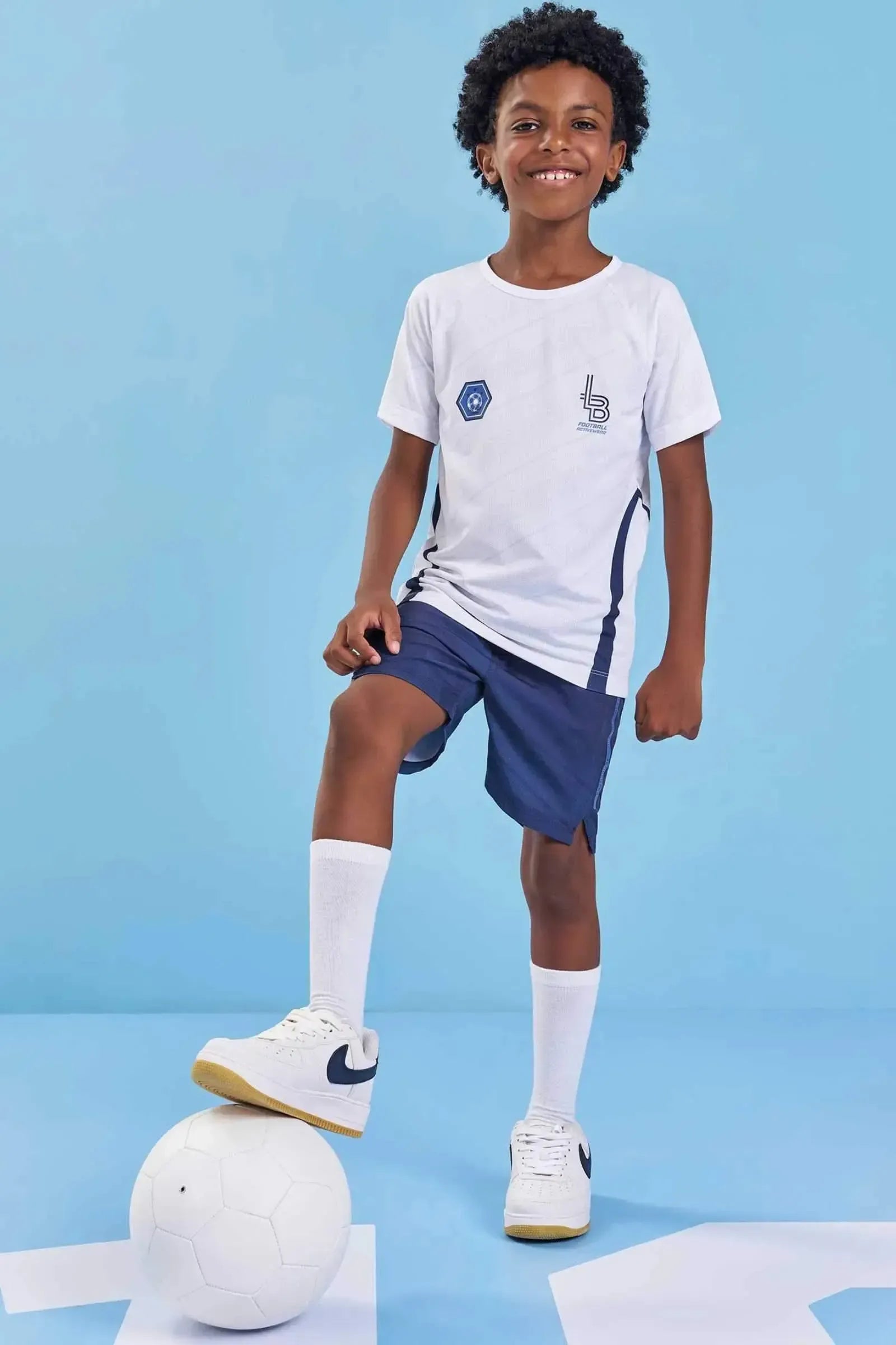 Conjunto de Camiseta em Malha Dry Space Green e Bermuda em Nylon Ergonomic com Elastano 88786 LucBoo Infantil Menino