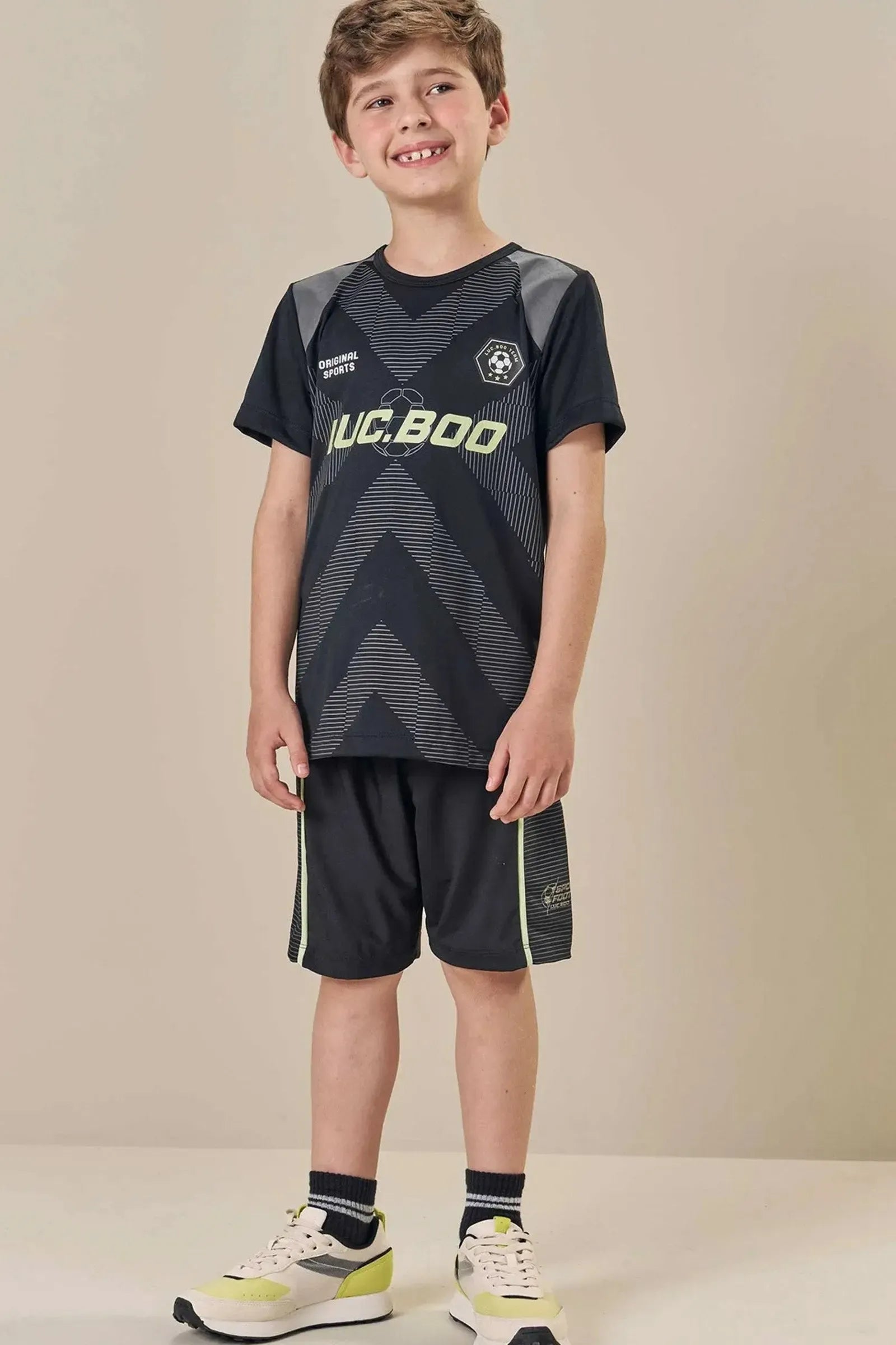Conjunto de Camiseta em Malha Dry Sport UV50+ e Bermuda em Malha UV50+ 84210 LucBoo Infantil Menino