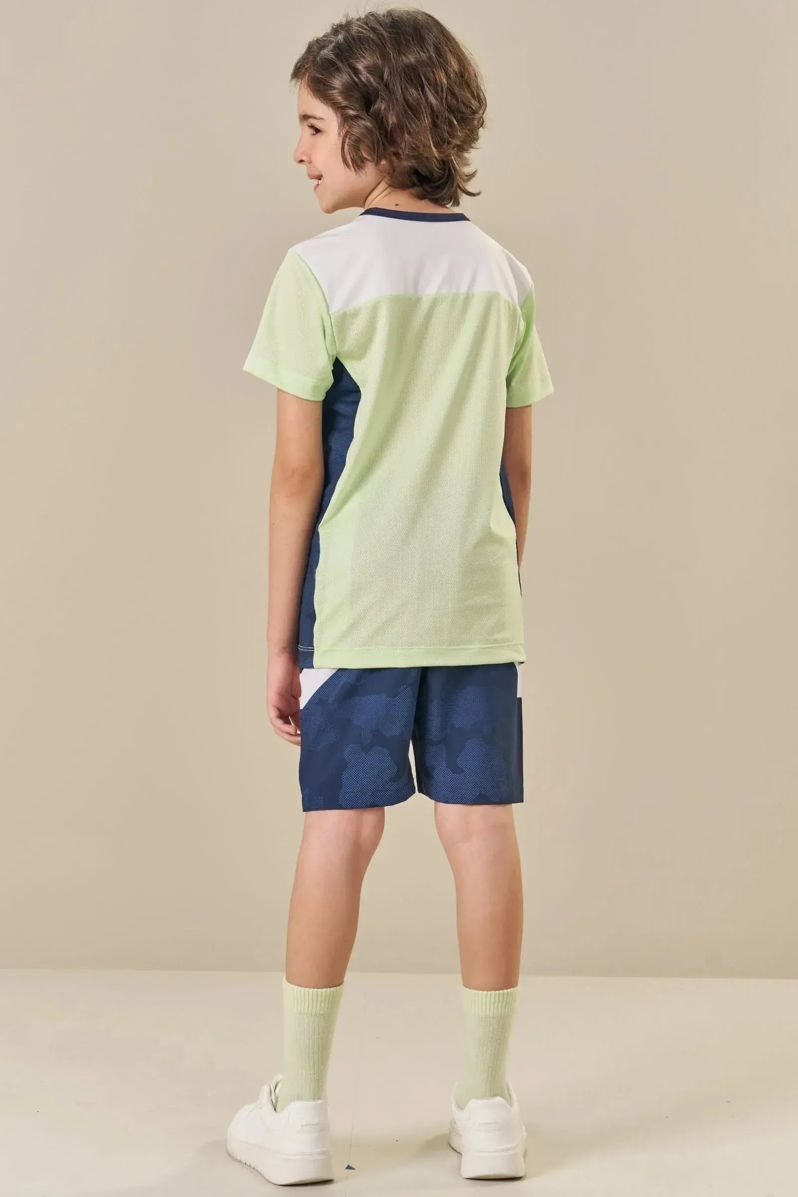 Conjunto de Camiseta em Malha Dry Yuki e Bermuda em Nylon Ergonomic 84236 LucBoo Infantil Menino