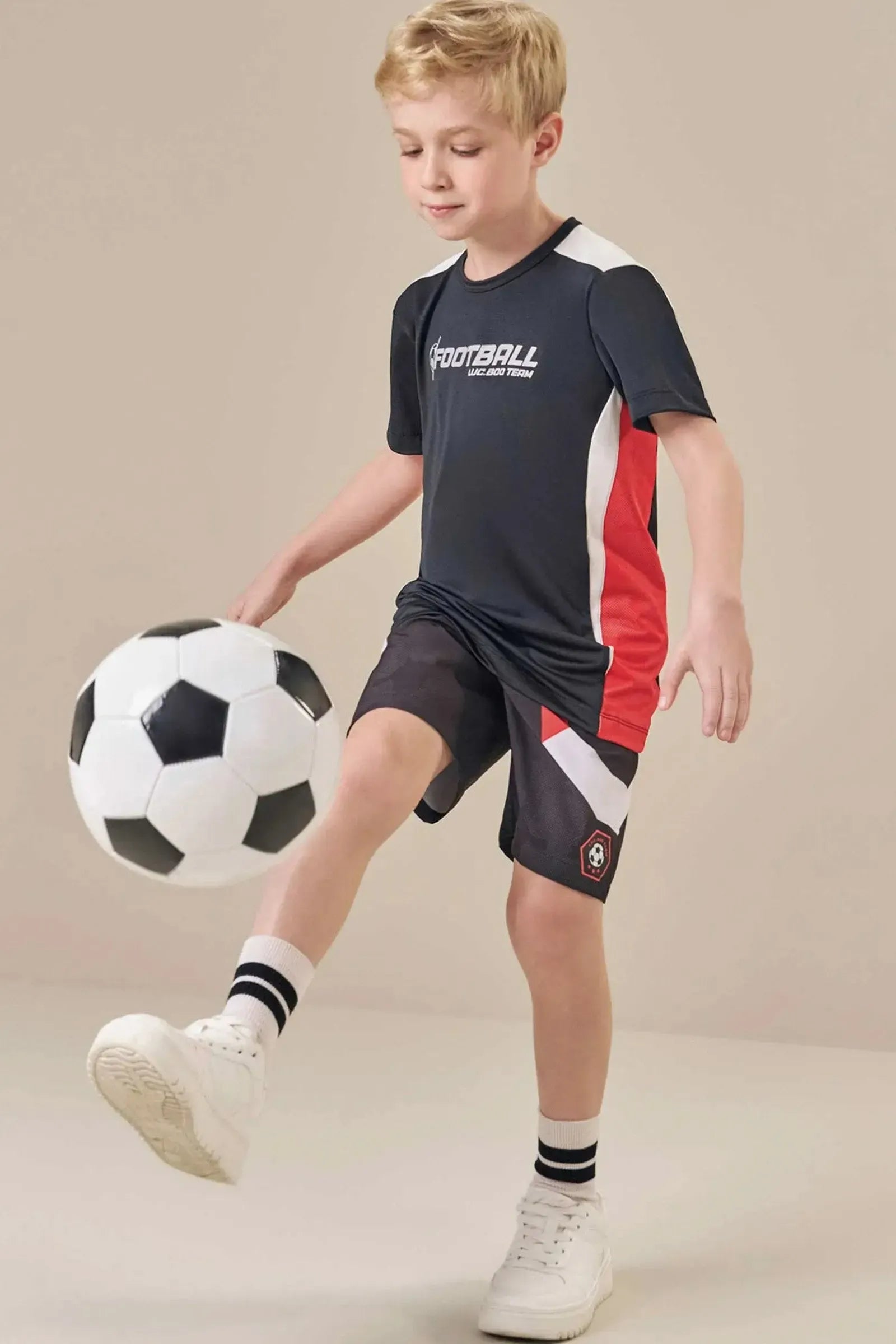 Conjunto de Camiseta em Malha Dry Yuki e Bermuda em Nylon Ergonomic 84236 LucBoo Infantil Menino