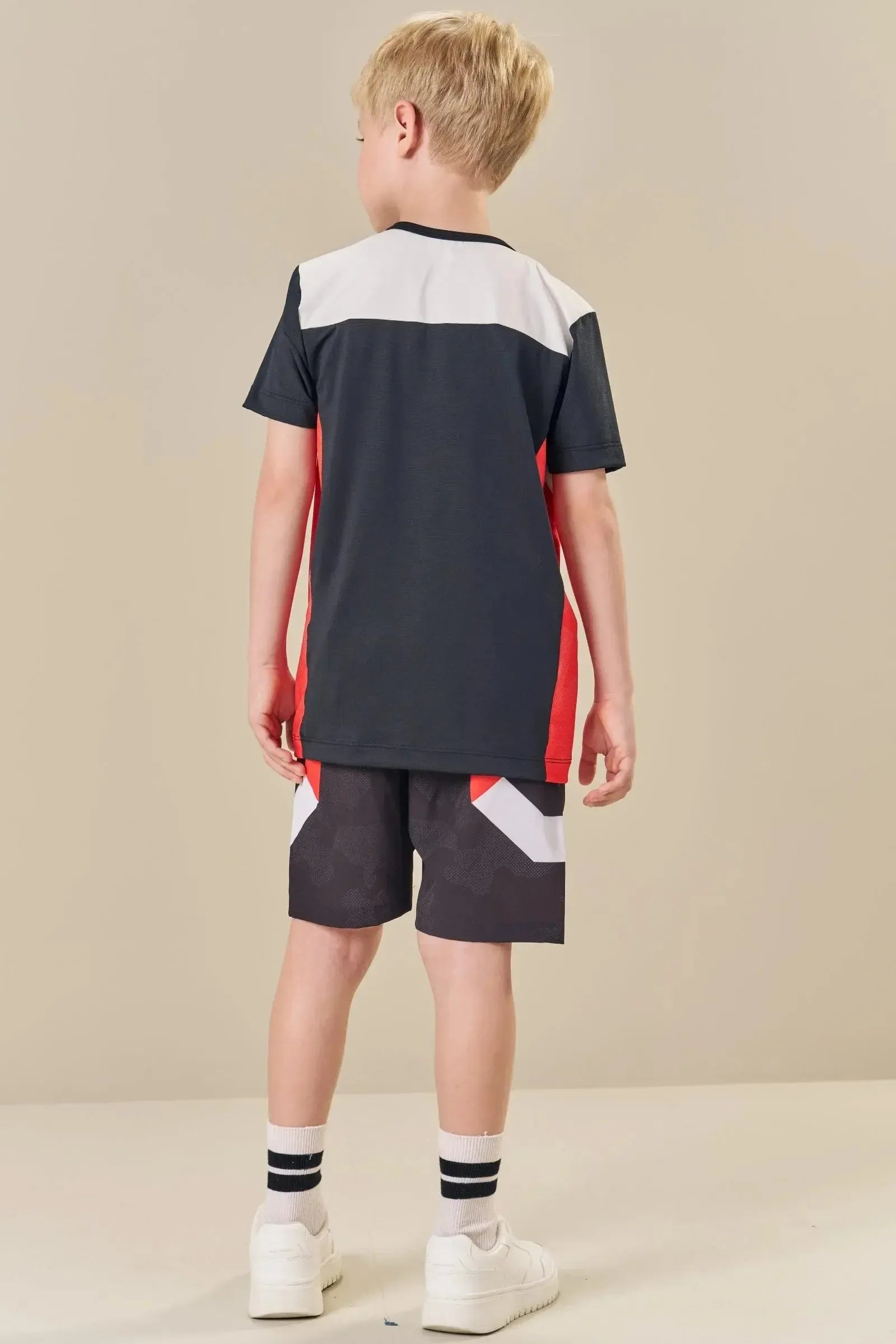 Conjunto de Camiseta em Malha Dry Yuki e Bermuda em Nylon Ergonomic 84236 LucBoo Infantil Menino