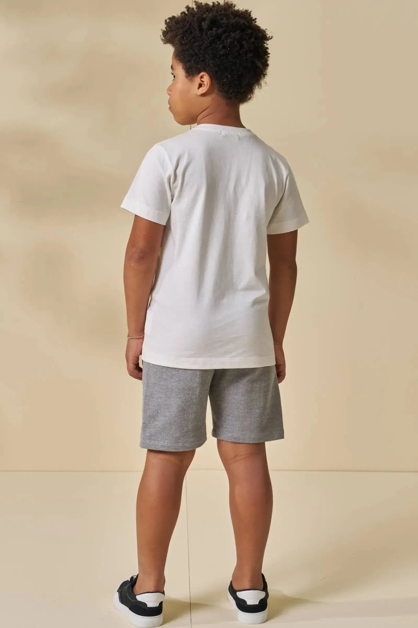 Conjunto de Camiseta em Malha Meia e Bermuda em Moletom sem Pelúcia 97167 LucBoo Infantil Menino