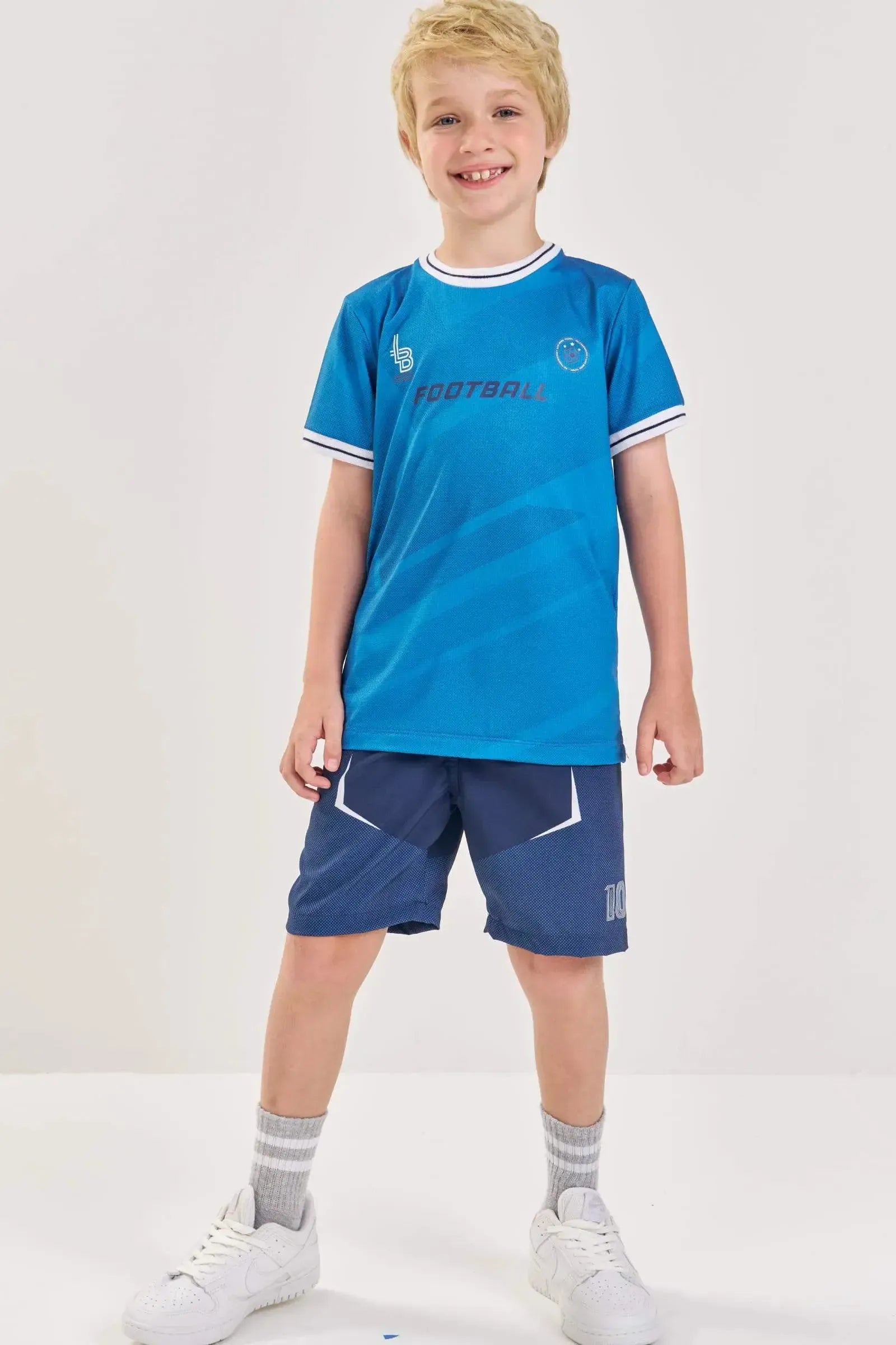 Conjunto de Camiseta em Malha Space Green e Bermuda em Nylon Ergonomic com Elastano 88792 LucBoo Infantil Menino