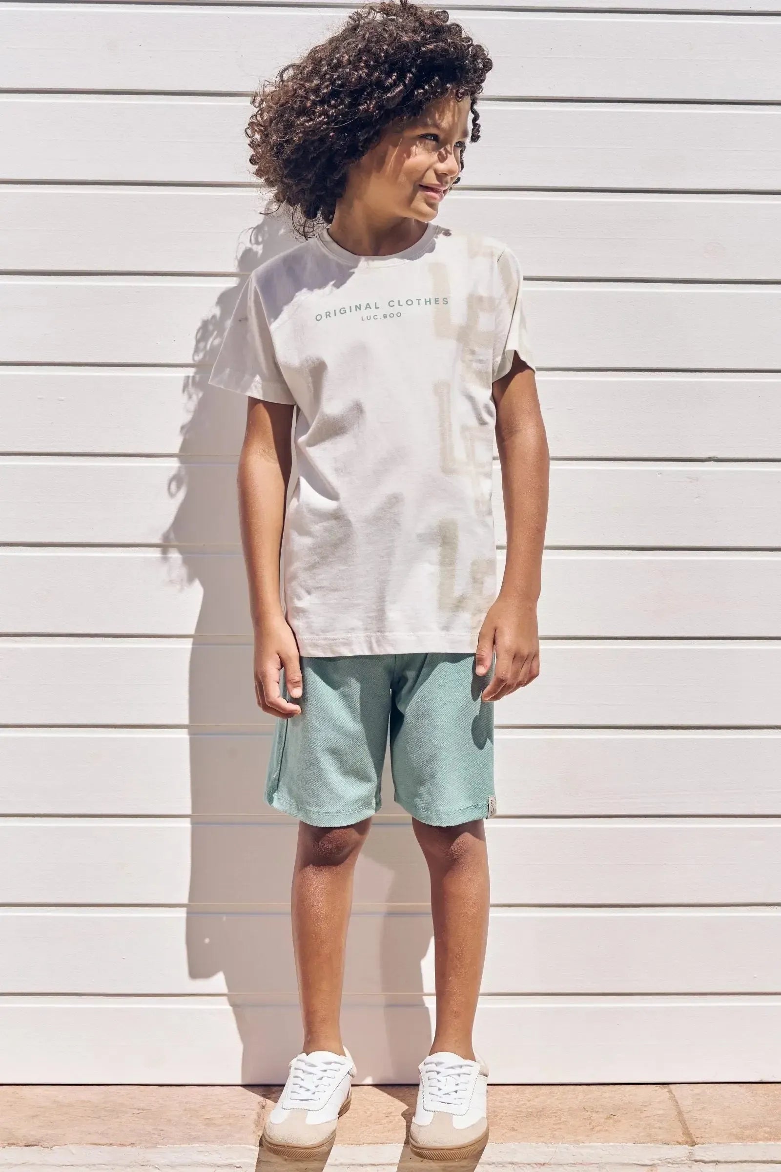 Conjunto de Camiseta em Meia Malha e Bermuda em Cotton Jeans com Elastano 84790 LucBoo Infantil Menino