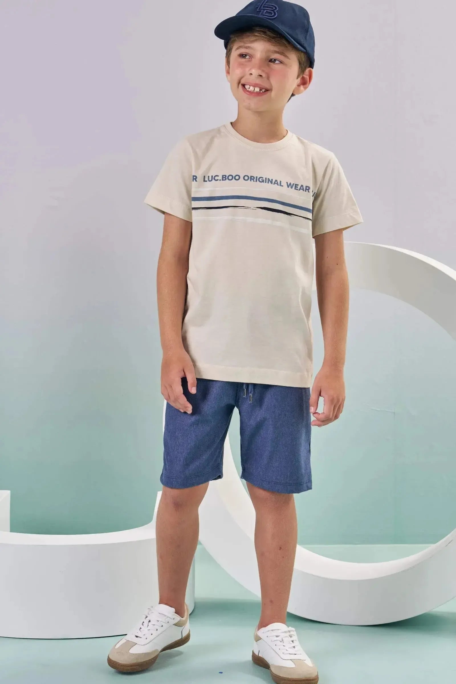 Conjunto de Camiseta em Meia Malha e Bermuda em Cotton Jeans com Elastano 87601 LucBoo Infantil Menino