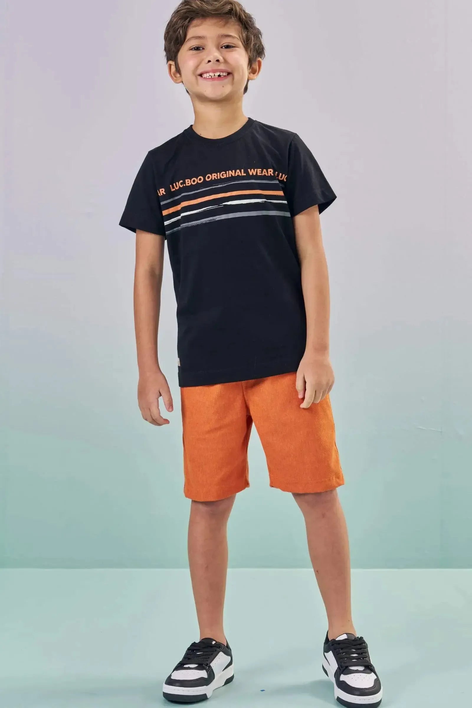Conjunto de Camiseta em Meia Malha e Bermuda em Cotton Jeans com Elastano 87601 LucBoo Infantil Menino