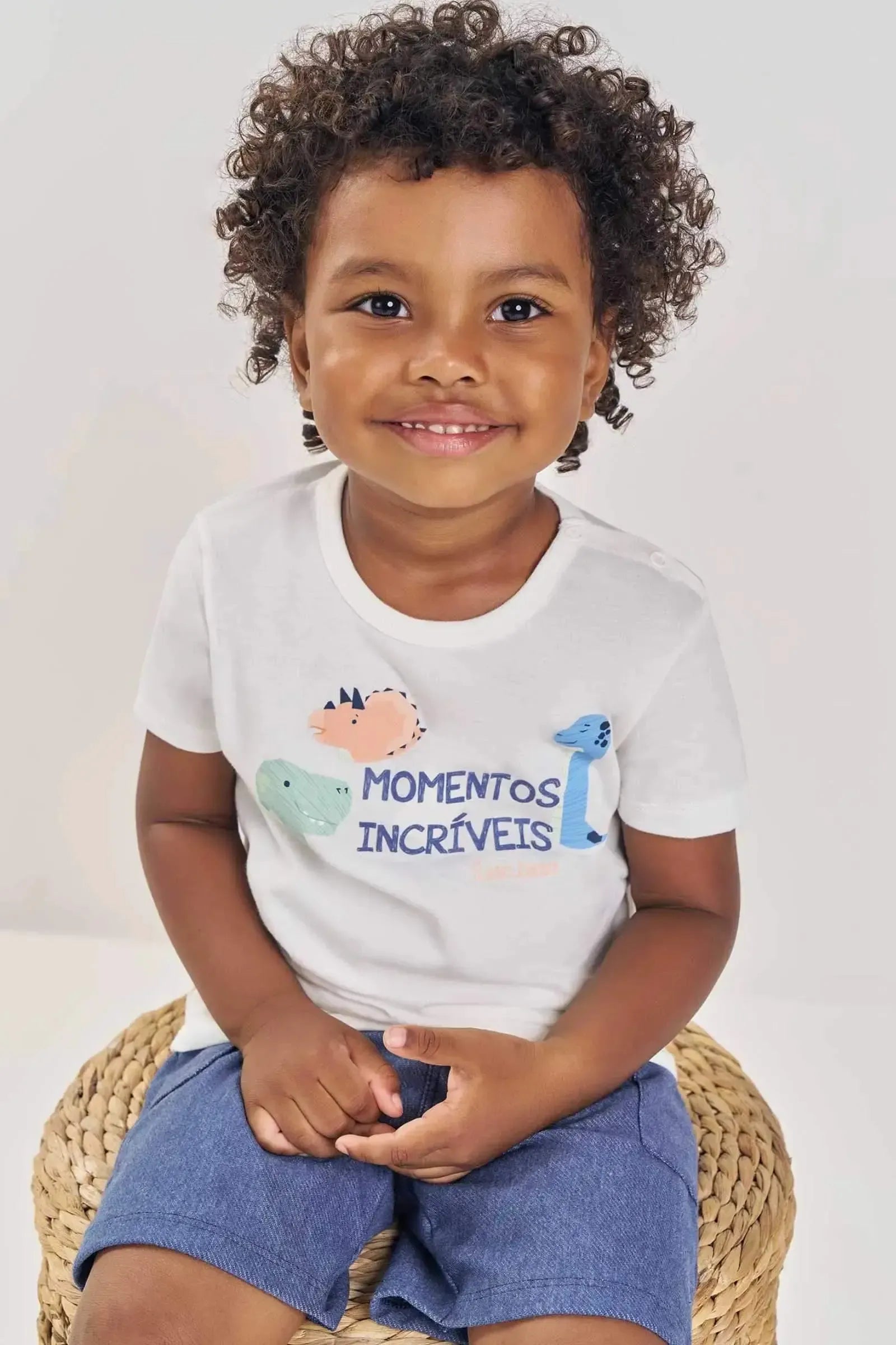 Conjunto de Camiseta em Meia Malha e Bermuda em Cotton Jeans com Elastano 88661 LucBoo Bebê Menino
