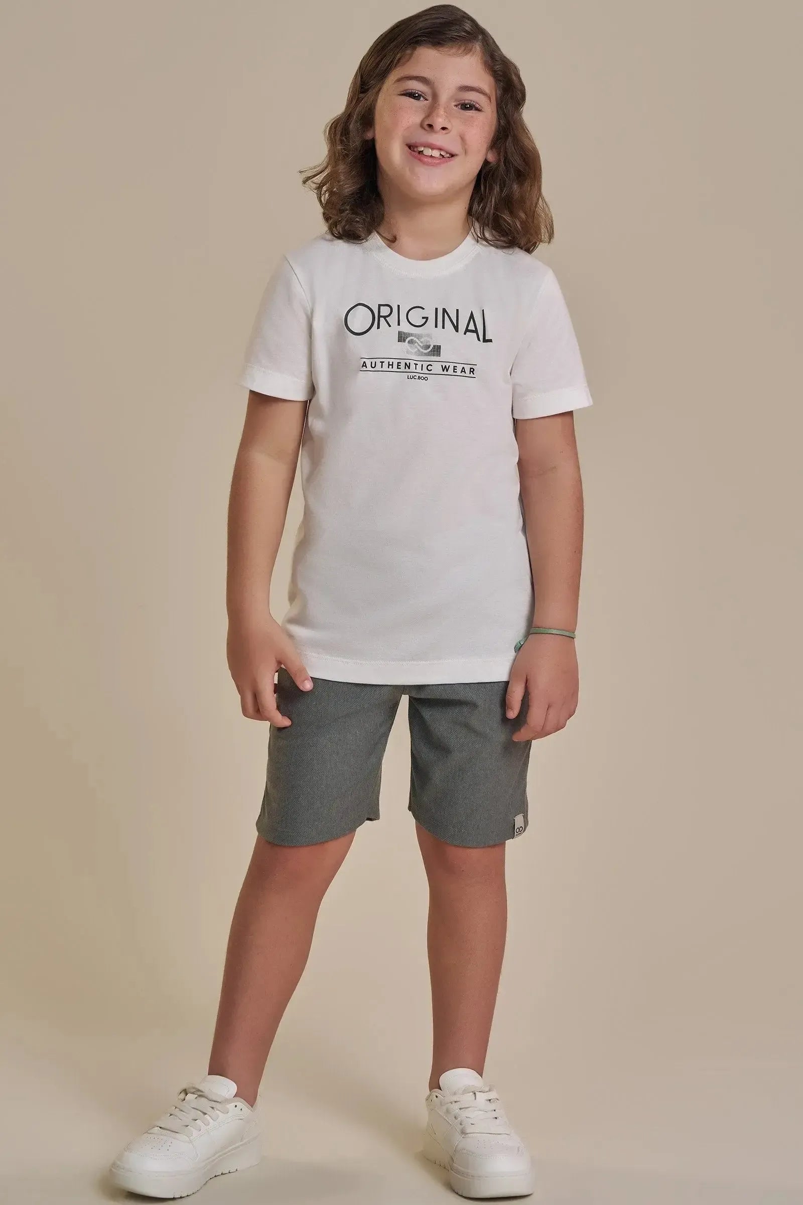 Conjunto de Camiseta em Meia Malha e Bermuda em Cotton Jeans com Elastano 93113 LucBoo Infantil Menino