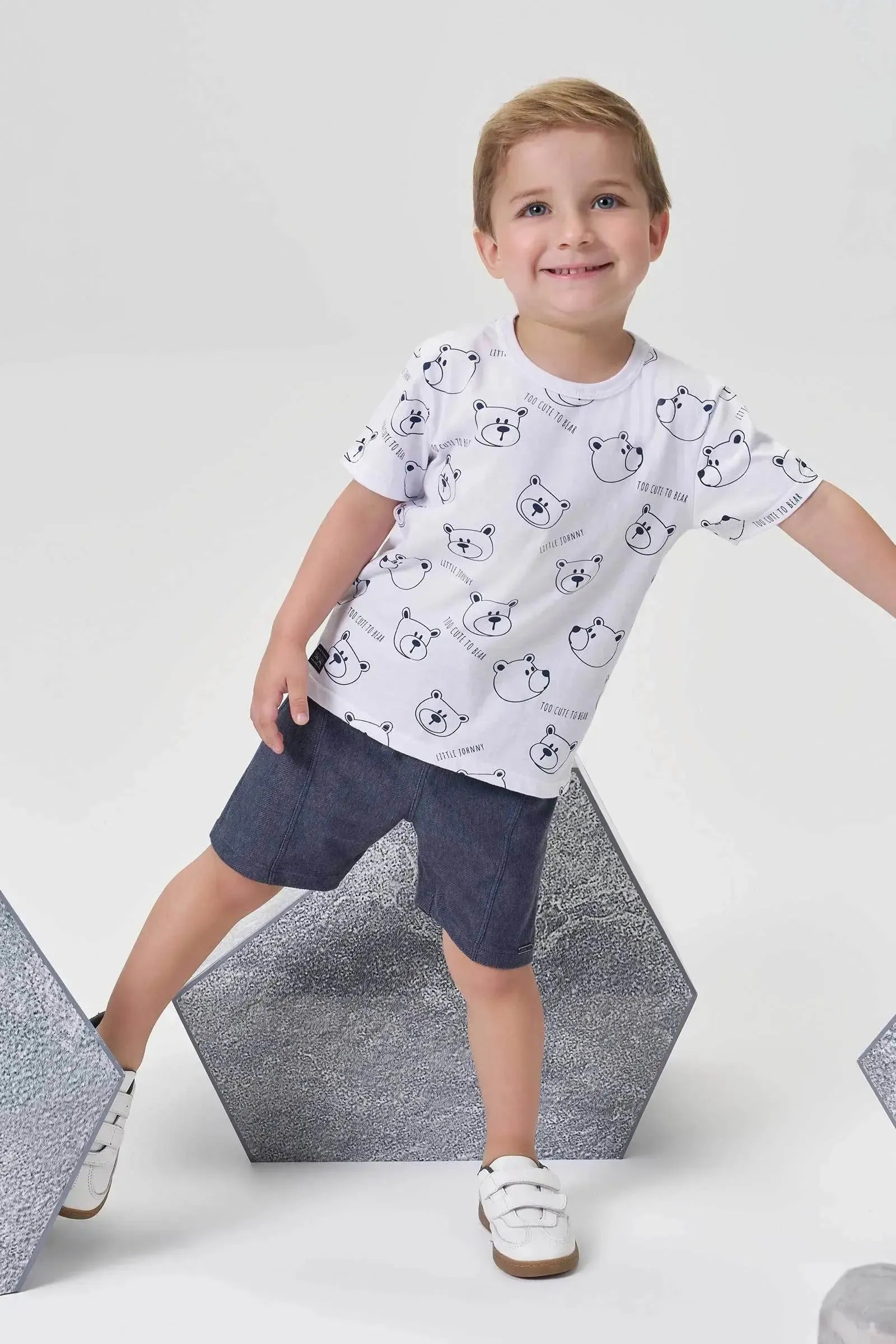 Conjunto de Camiseta em Meia Malha e Bermuda em Cotton Jeans com Elastano 95176 Johnny Fox Teen Menino