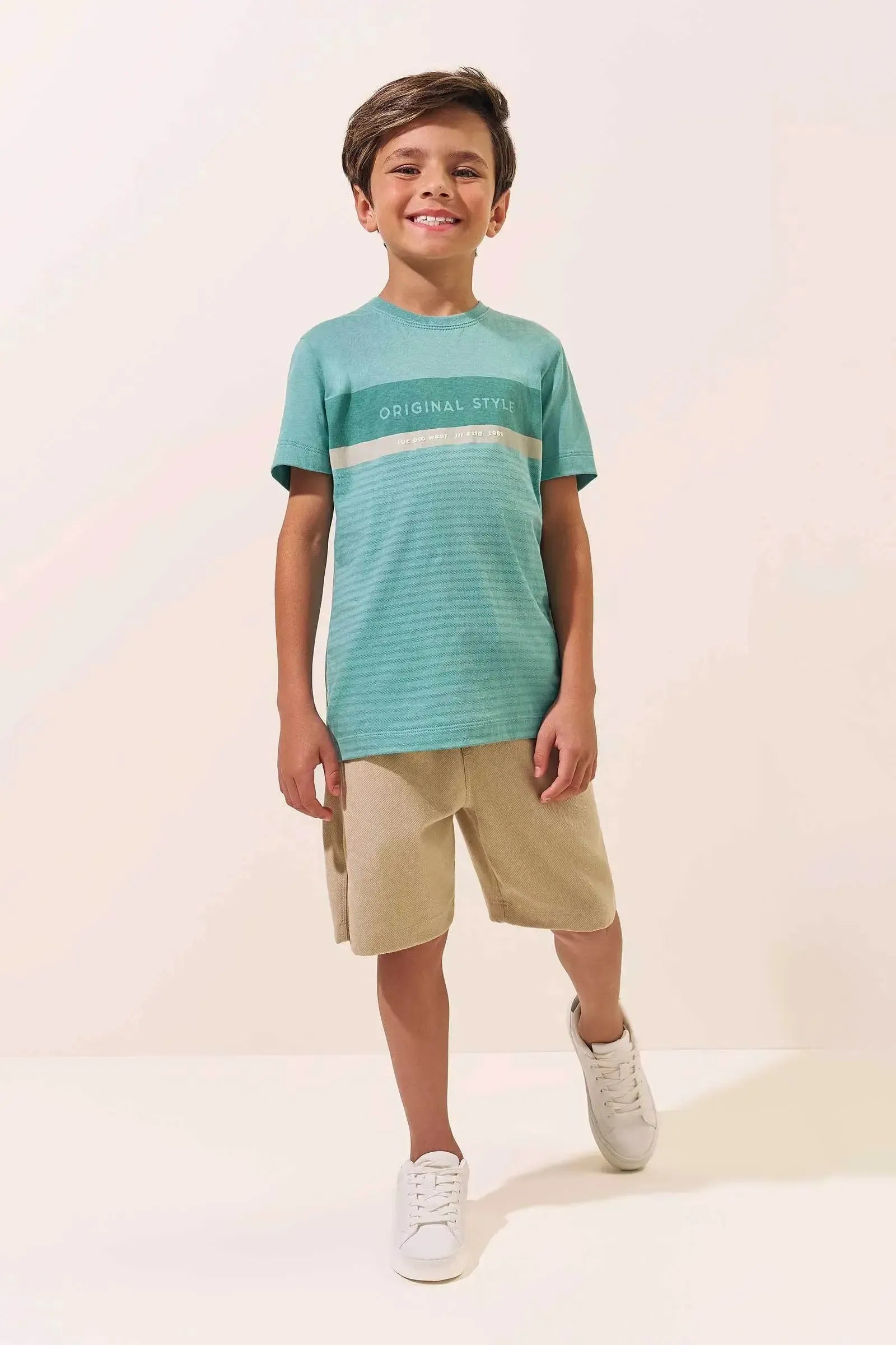Conjunto de Camiseta em Meia Malha e Bermuda em Cotton Jeans com Elastano 96976 LucBoo Infantil Menino