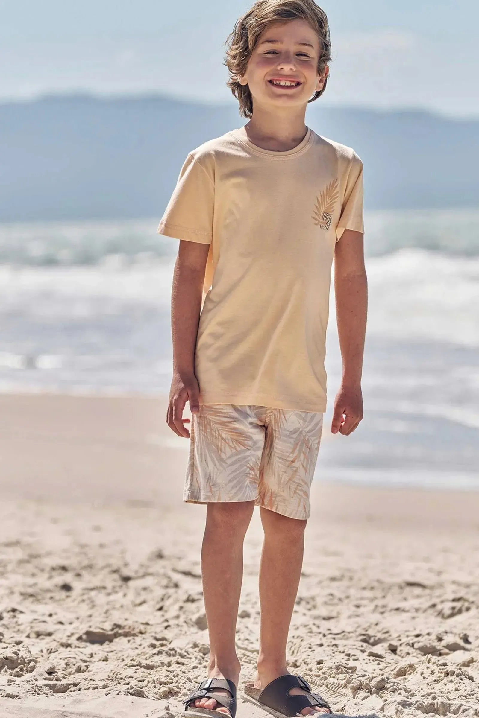 Conjunto de Camiseta em Meia Malha e Bermuda em Moletom Linho 83141 LucBoo Infantil Menino
