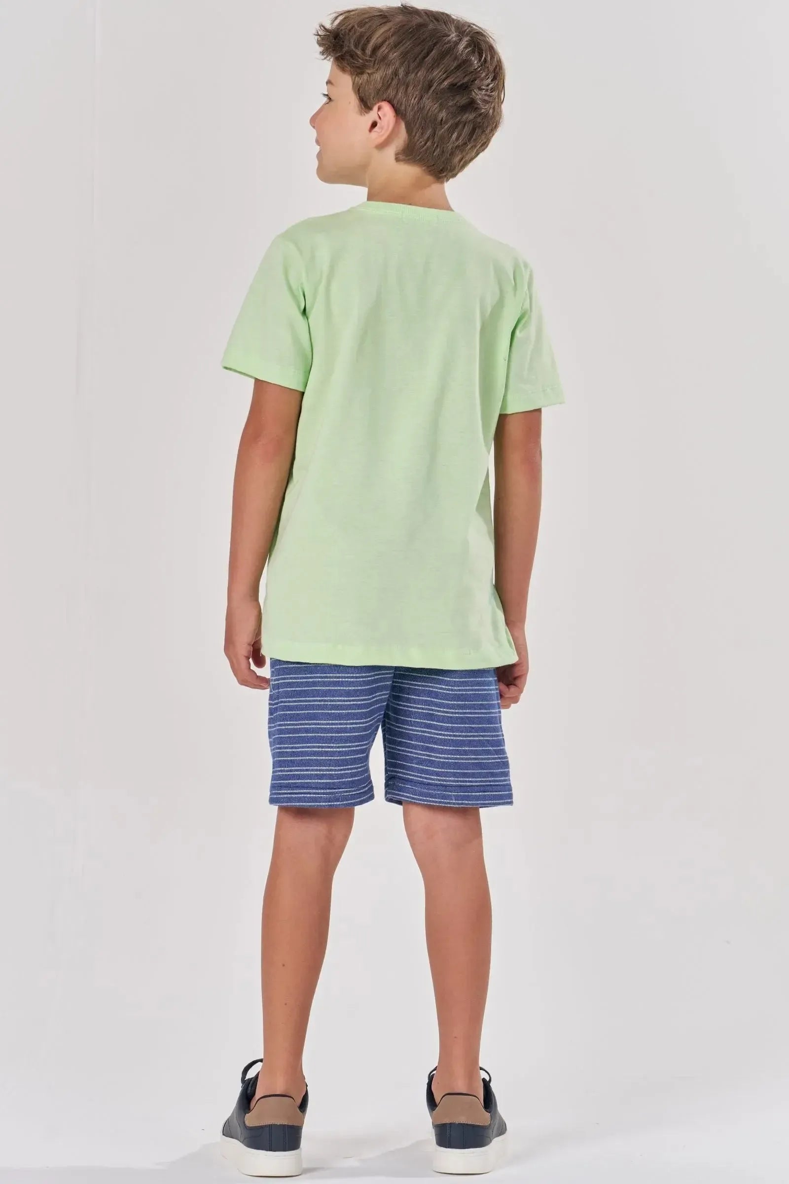 Conjunto de Camiseta em Meia Malha e Bermuda em Moletom Listrado sem Pelúcia 84773 LucBoo Infantil Menino