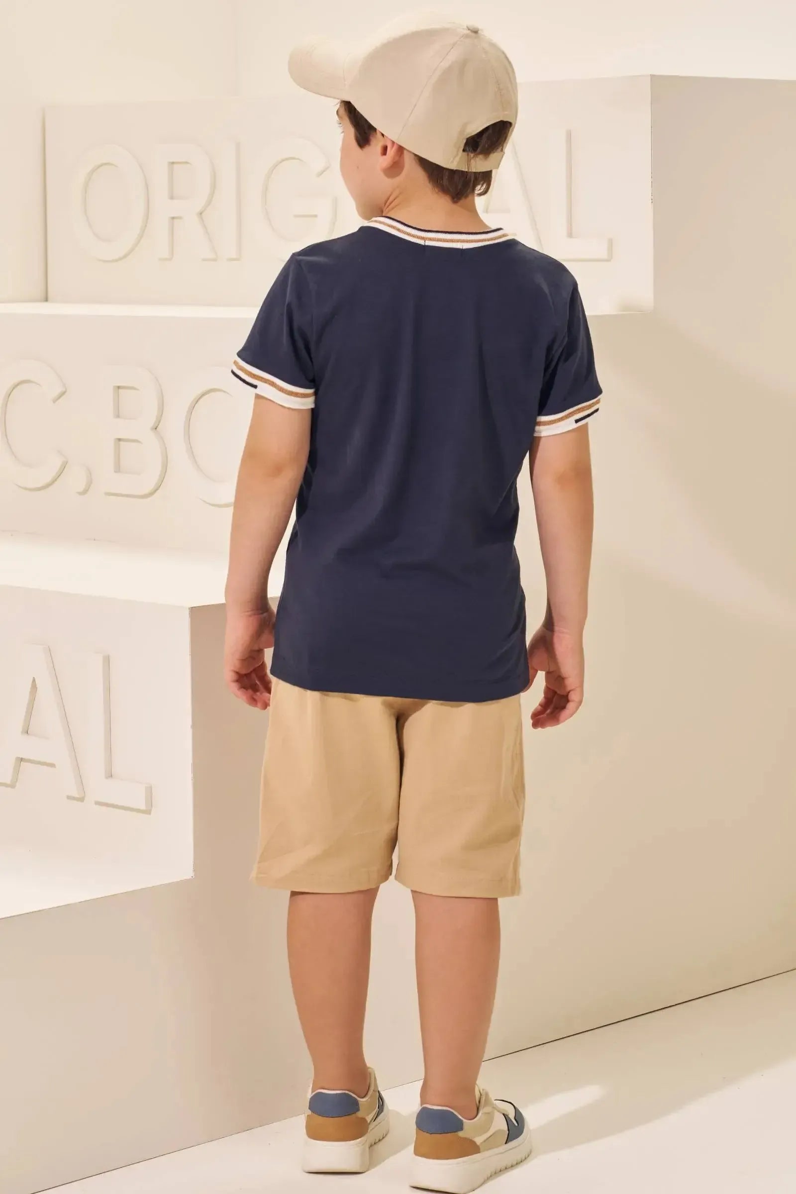 Conjunto de Camiseta em Meia Malha e Bermuda em Sarja Girassol com Elastano 96986 LucBoo Infantil Menino