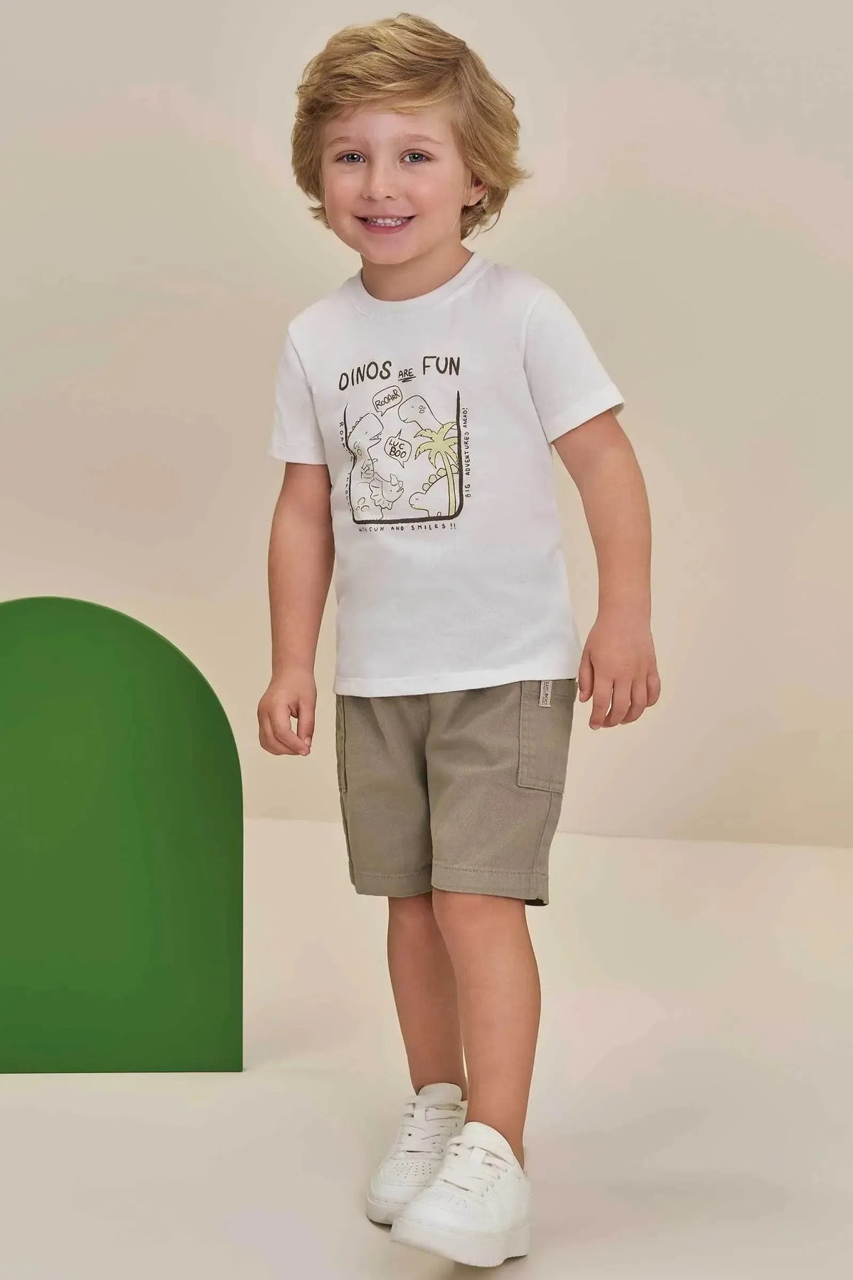 Conjunto de Camiseta em Meia Malha e Bermuda em Sarja Ônix com Elastano 99059 LucBoo Infantil Menino