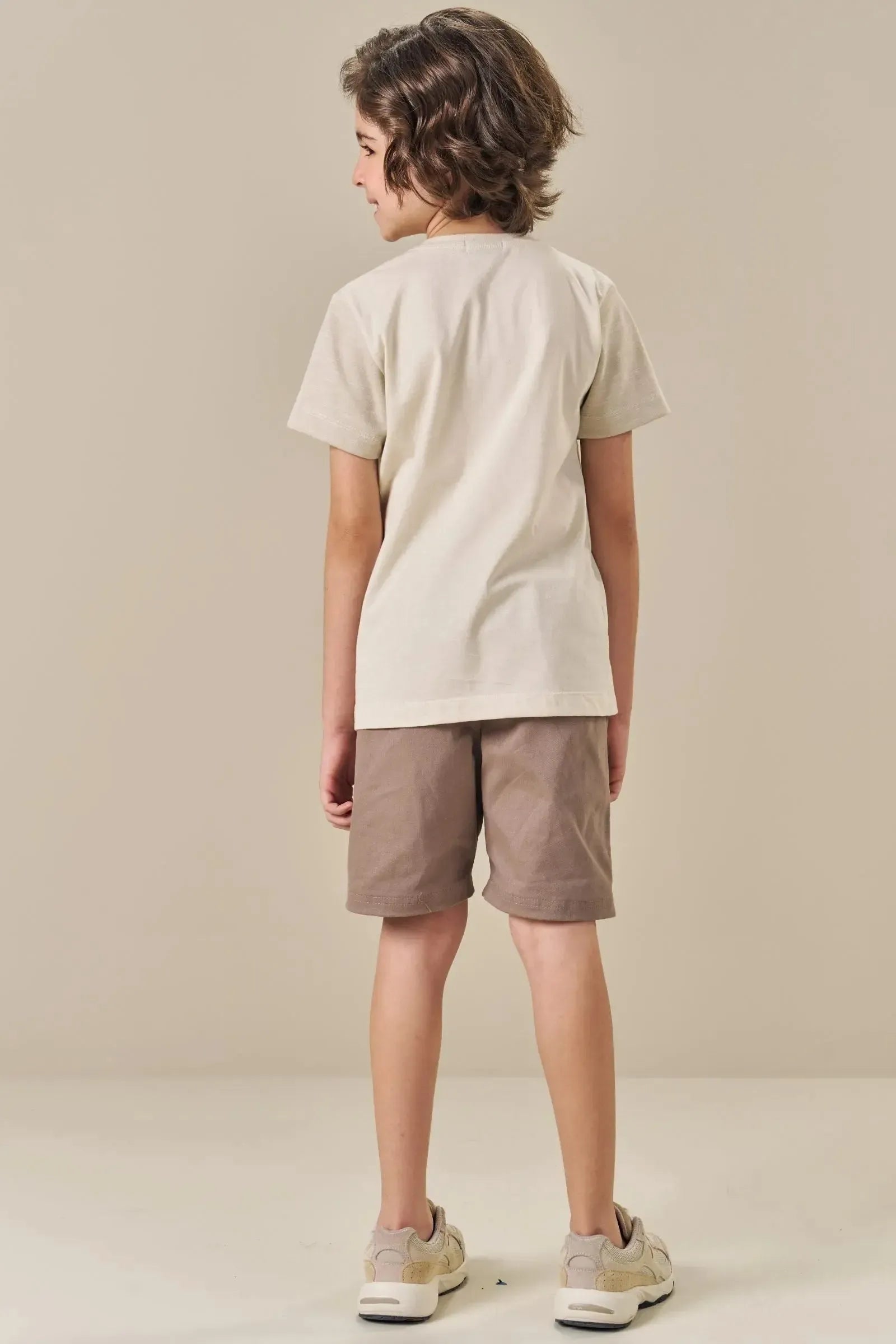 Conjunto de Camiseta em Meia Malha e Bermuda em Sarja Stretch com Elastano 85551 LucBoo Infantil Menino