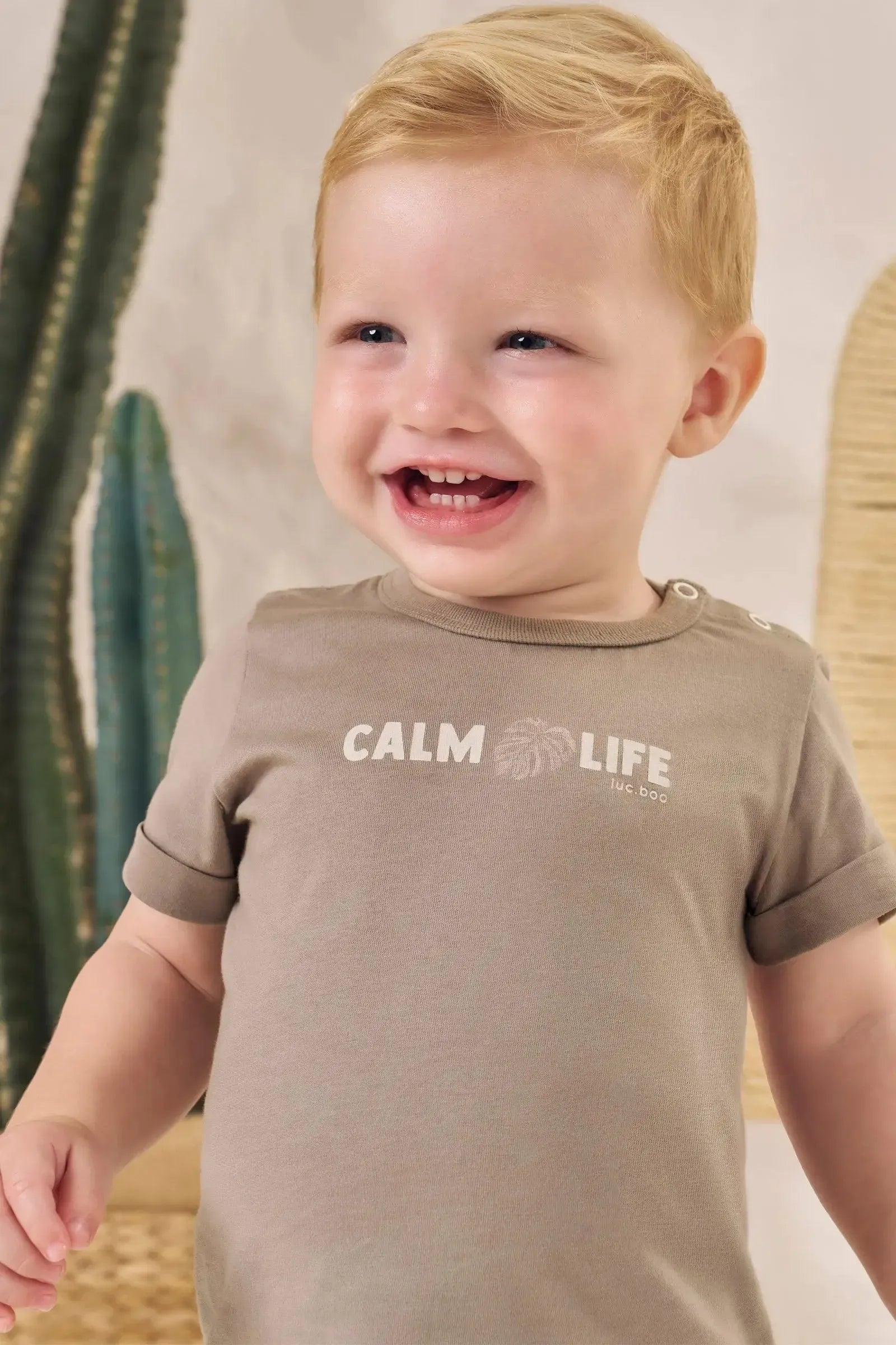 Conjunto de Camiseta em Meia Malha e Bermuda em Tecido com Elastano 86715 LucBoo Bebê Menino