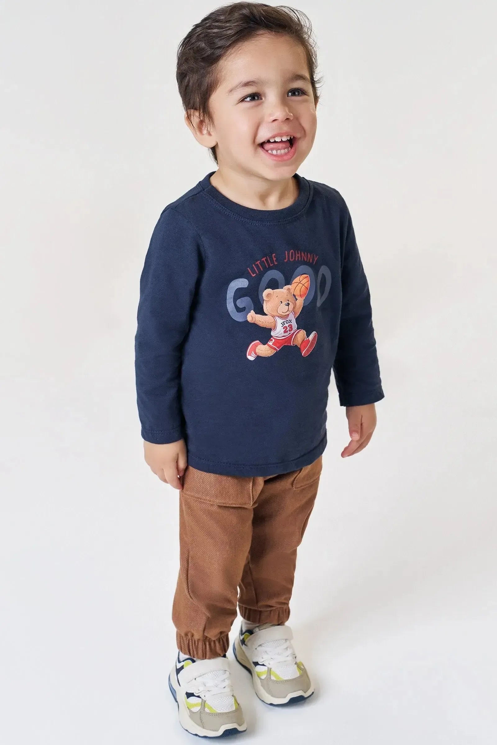 Conjunto de Camiseta em Meia Malha e Calça Jogger em Cotton Jeans com Elastano 92301 Johnny Fox Bebê Menino