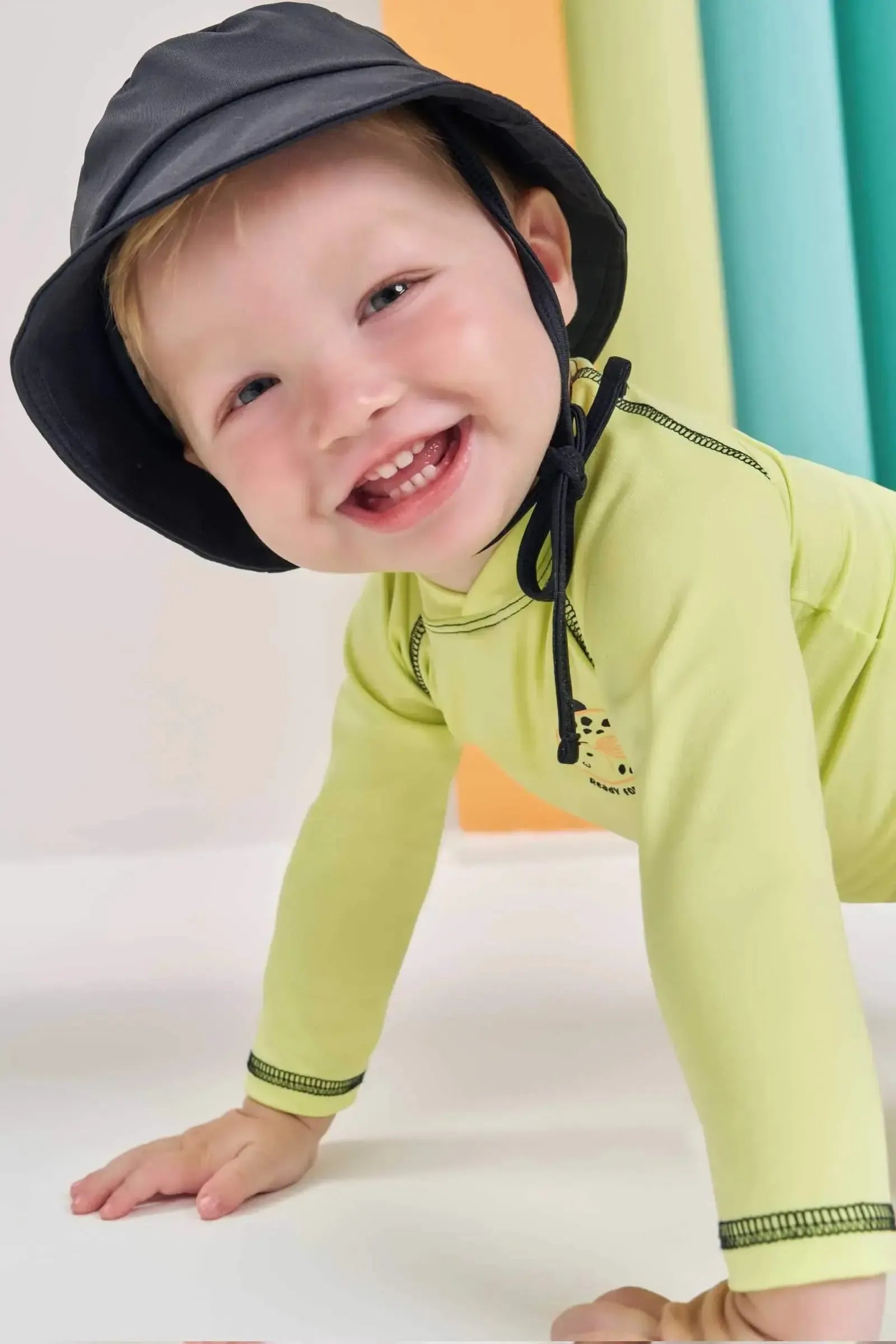 Conjunto de Camiseta Sunga e Chapéu em Malha UV Dry com Proteção UV50+ 88687 LucBoo Bebê Menino