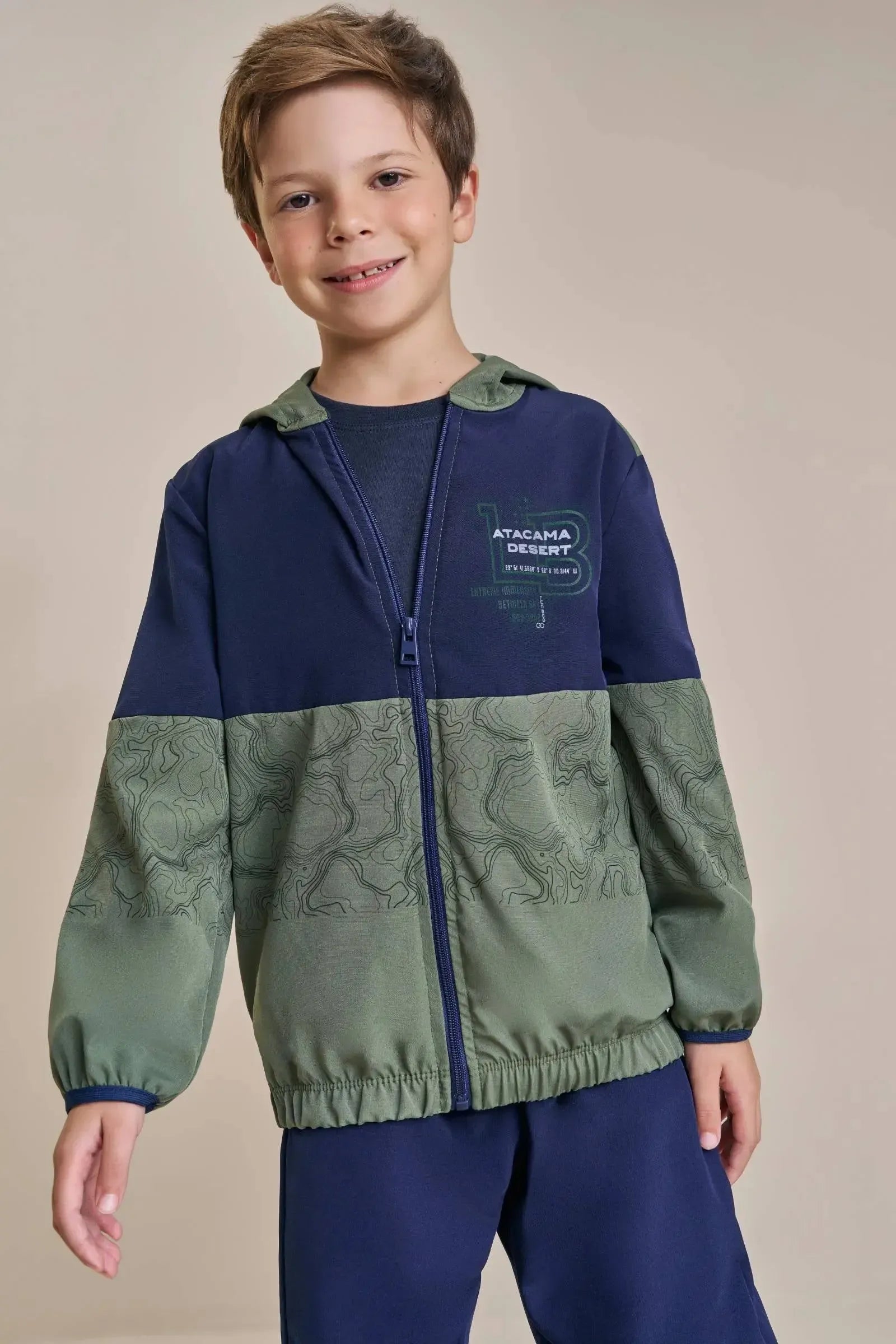 Conjunto de Jaqueta Corta Vento e Calça Jogger em Nylon com Elastano 90145 LucBoo Infantil Menino