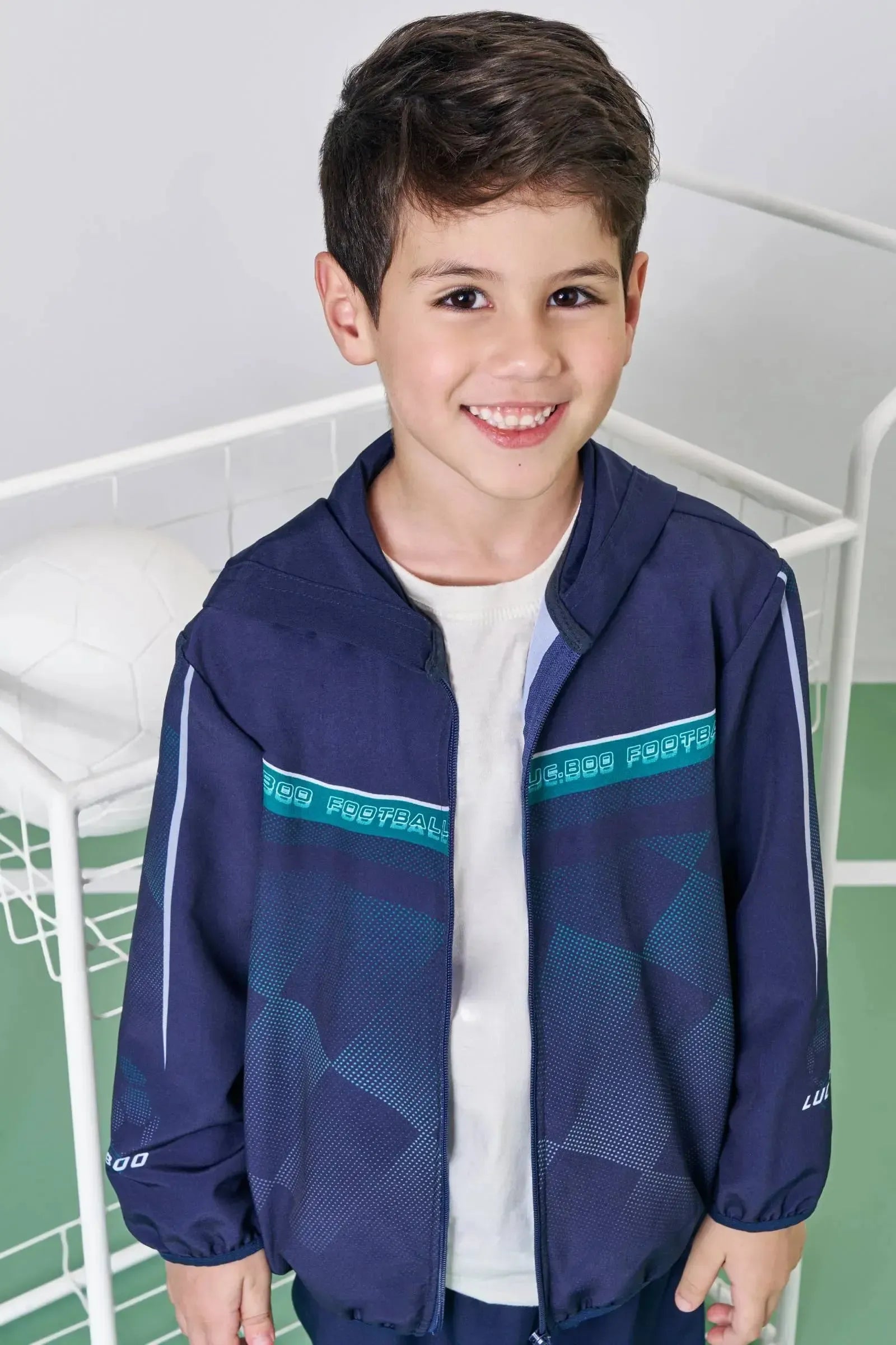 Conjunto de Jaqueta Corta Vento e Calça Jogger em Nylon com Elastano 91789 LucBoo Infantil Menino